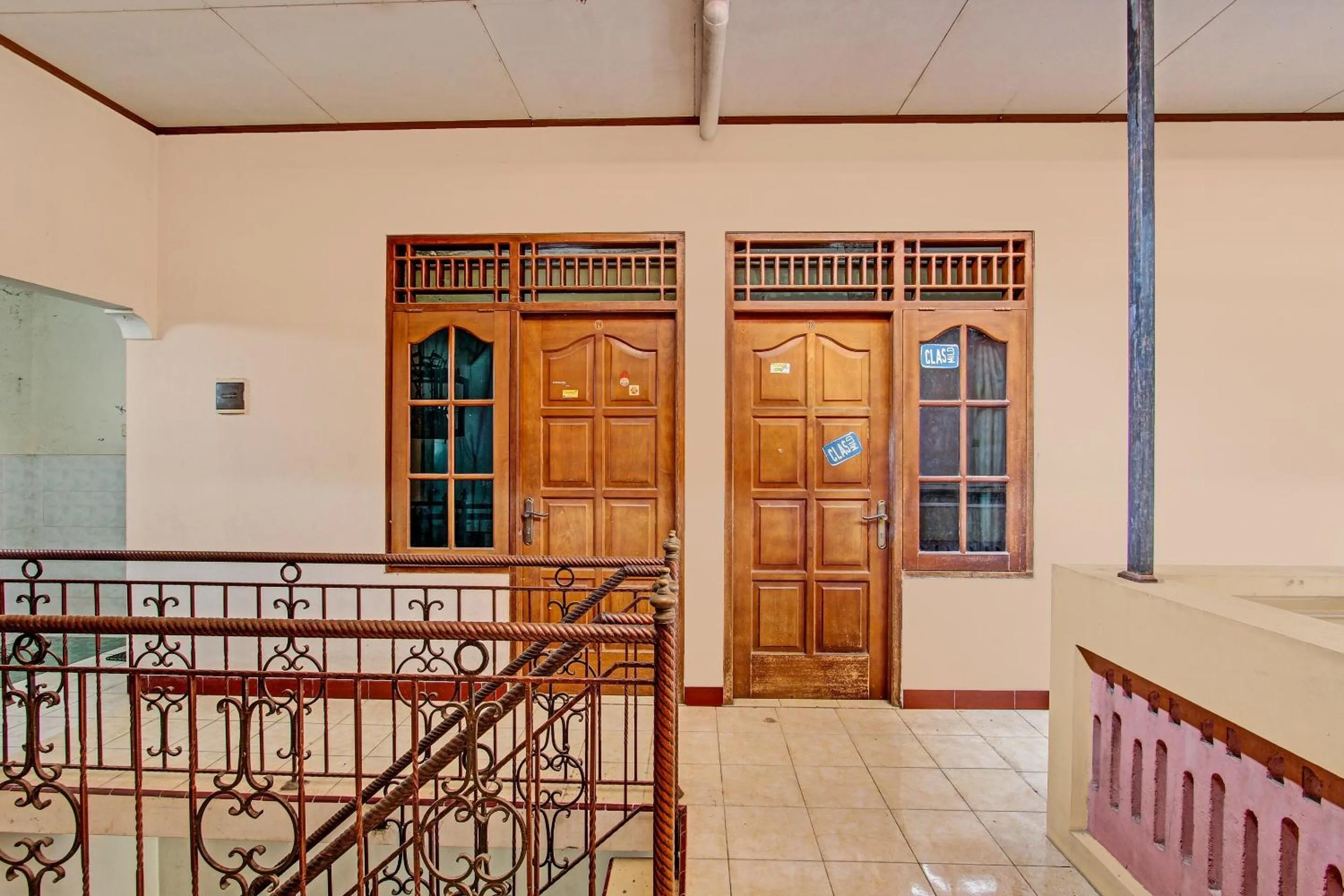 Lobby or reception in Hotel O Puri Kasih Guest House Syariah