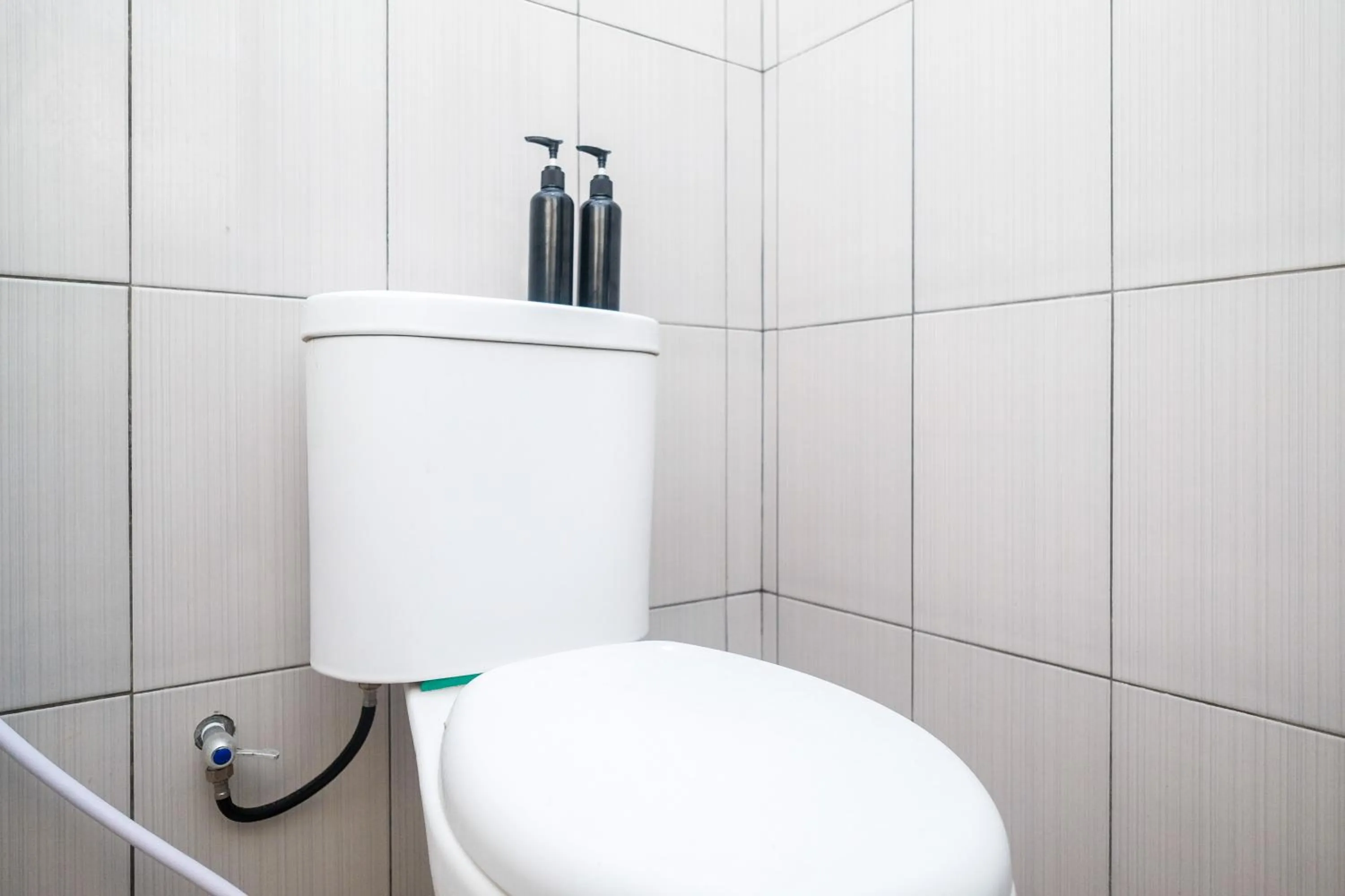 Bathroom in Urbanview Syariah Wisma Nabil Solo