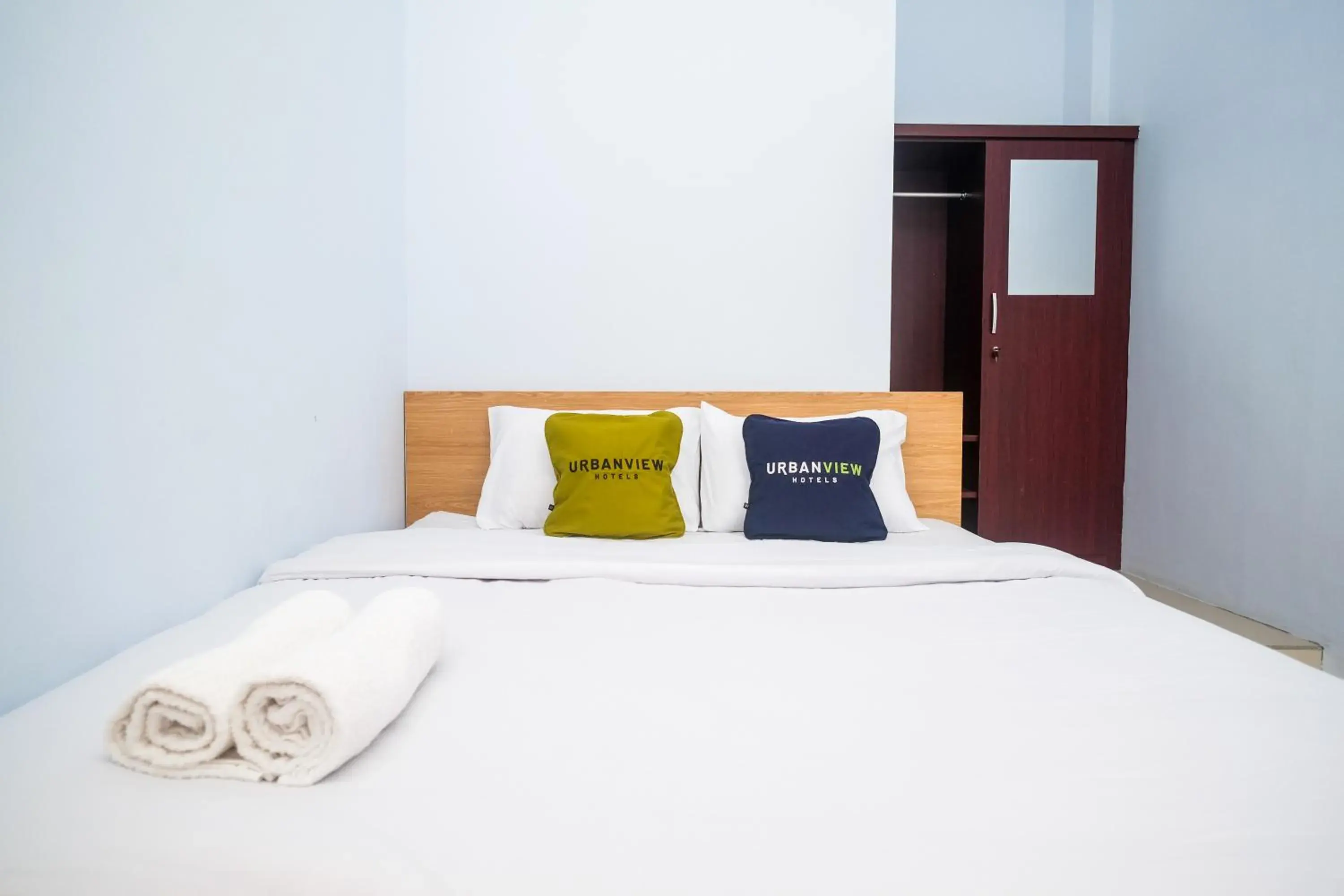 Bedroom, Bed in Urbanview Syariah Wisma Nabil Solo Bedroom, Bed in Urbanview Syariah Wisma Nabil Solo