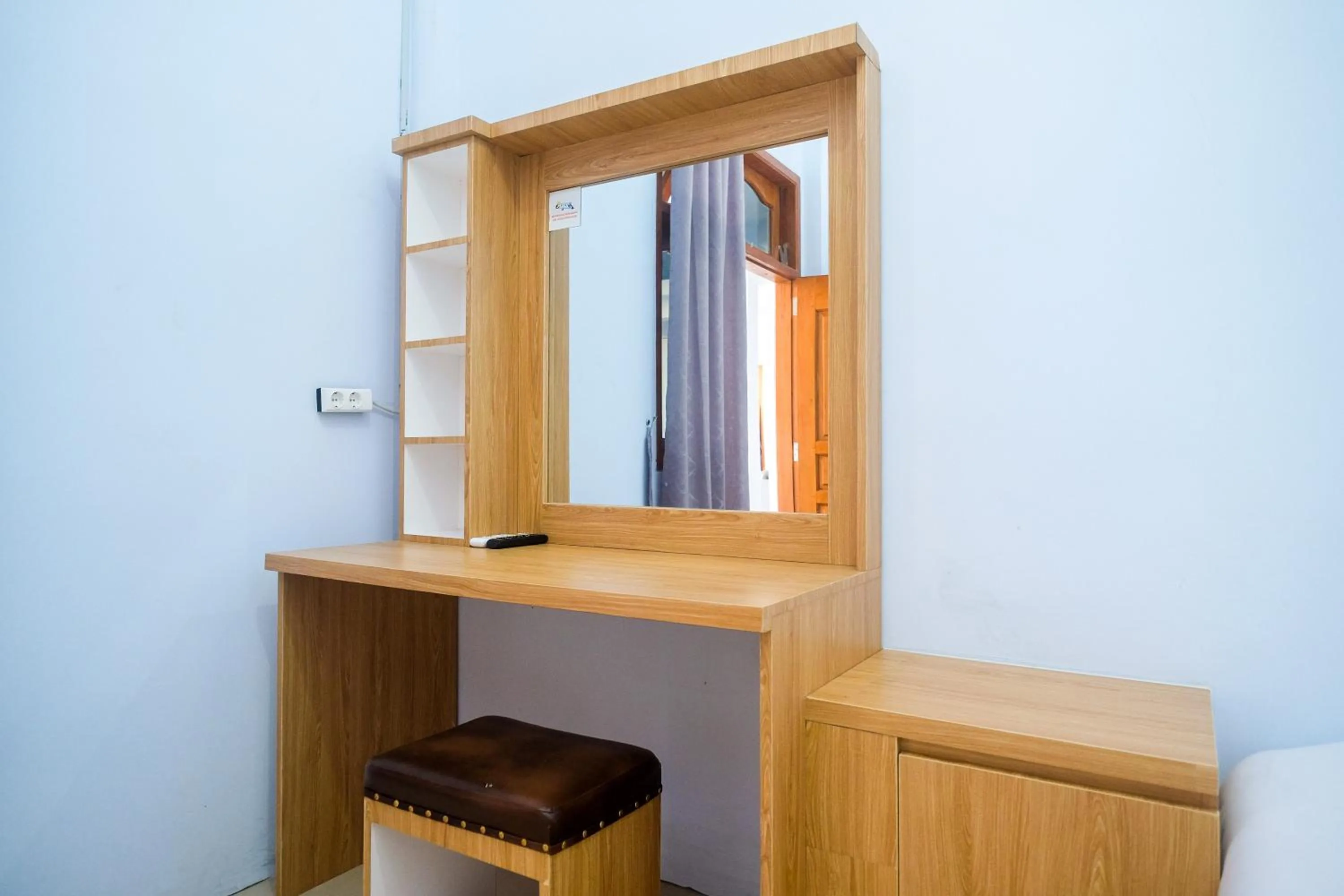 hair dresser in Urbanview Syariah Wisma Nabil Solo