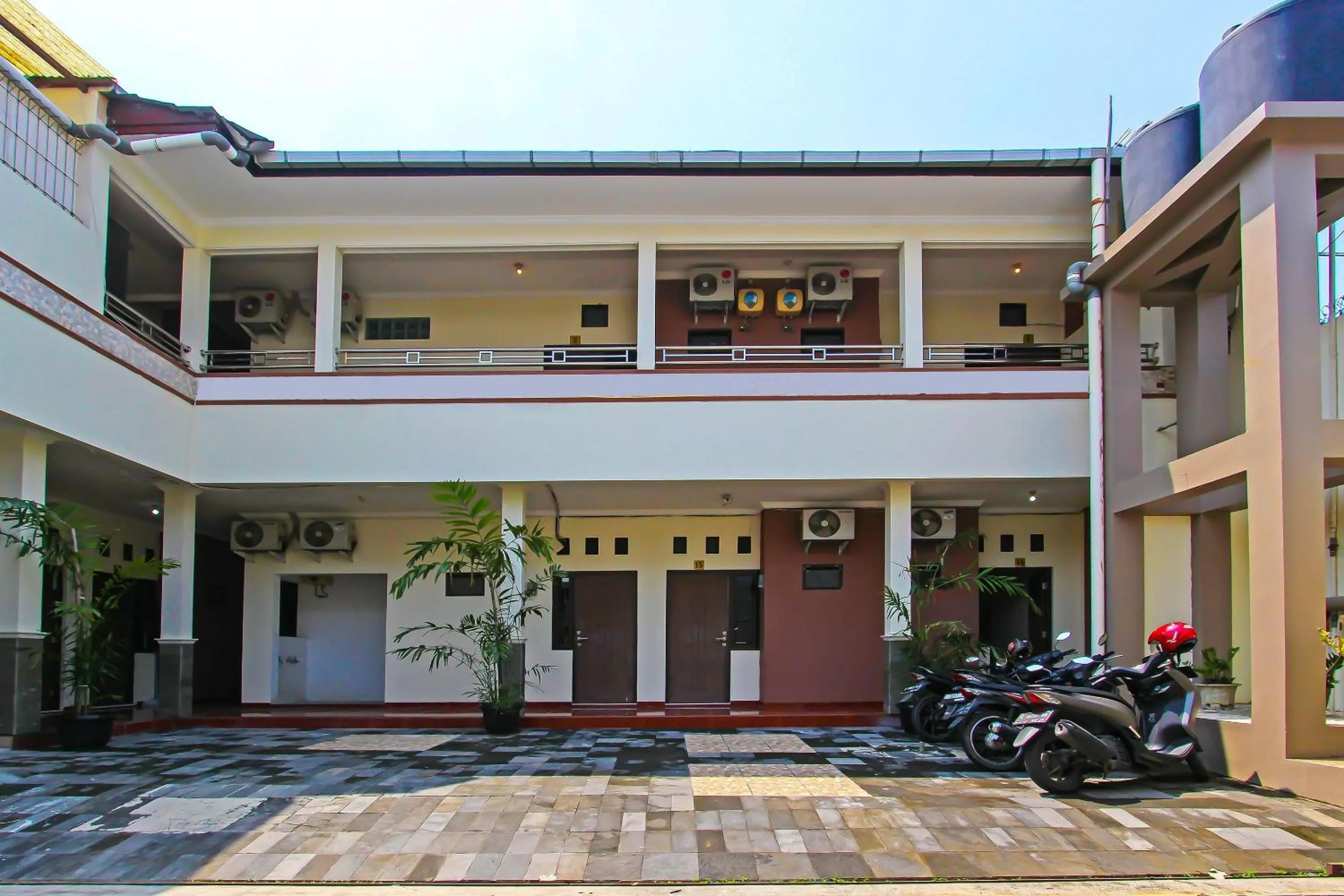 Facade/entrance in Hotel O Wahidin Guesthouse