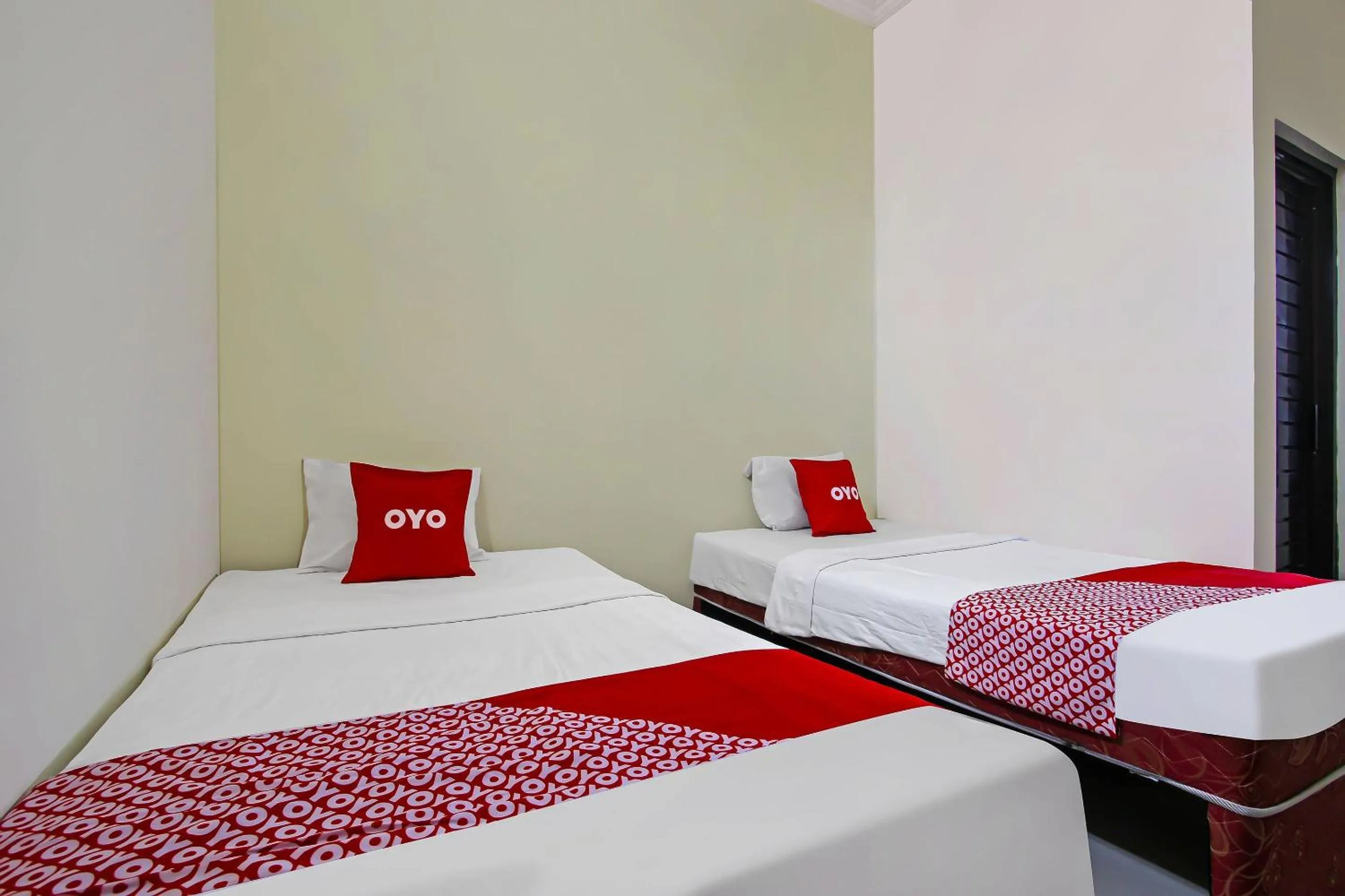 Bedroom, Bed in Hotel O Wahidin Guesthouse