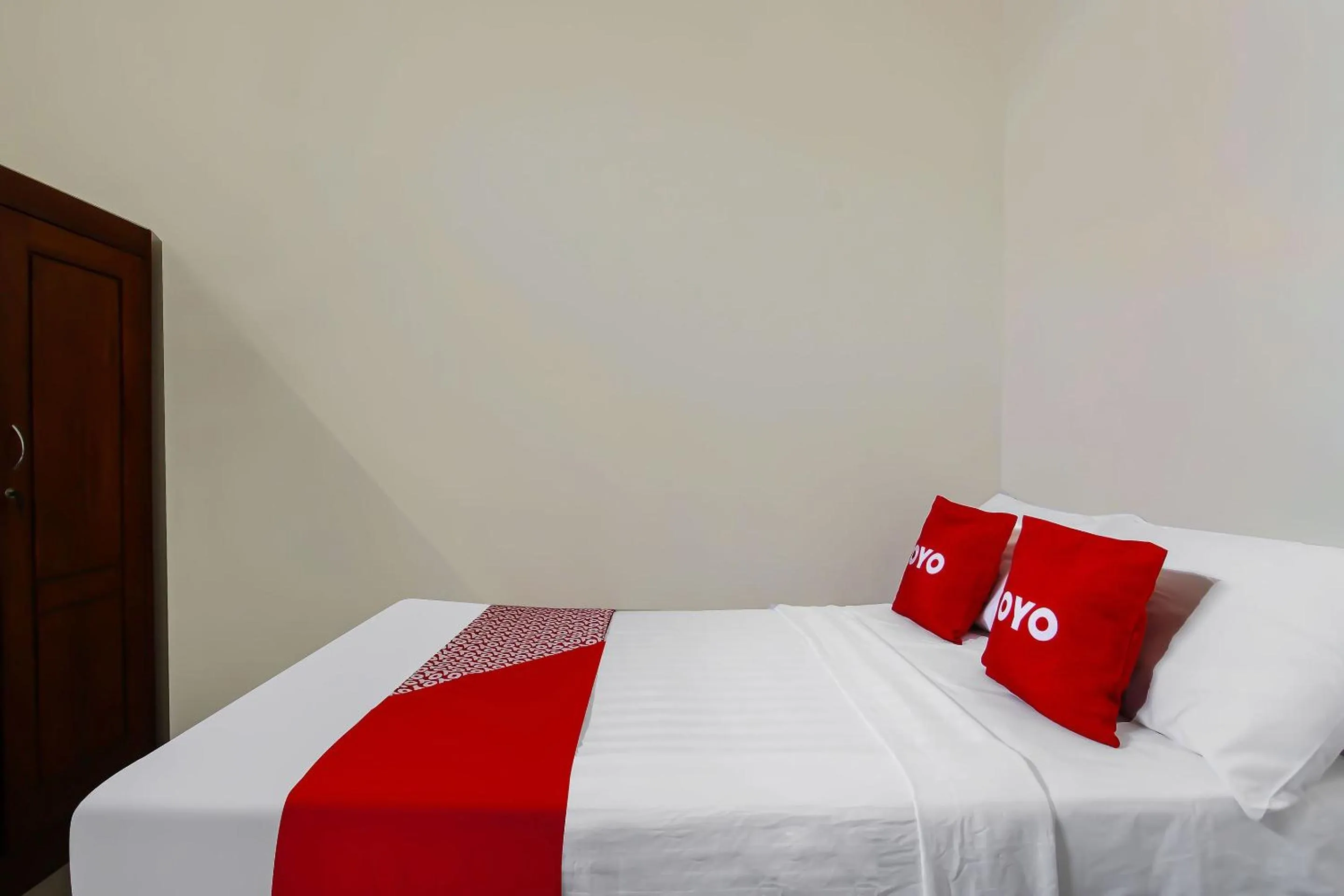 Bedroom, Bed in Hotel O Wahidin Guesthouse