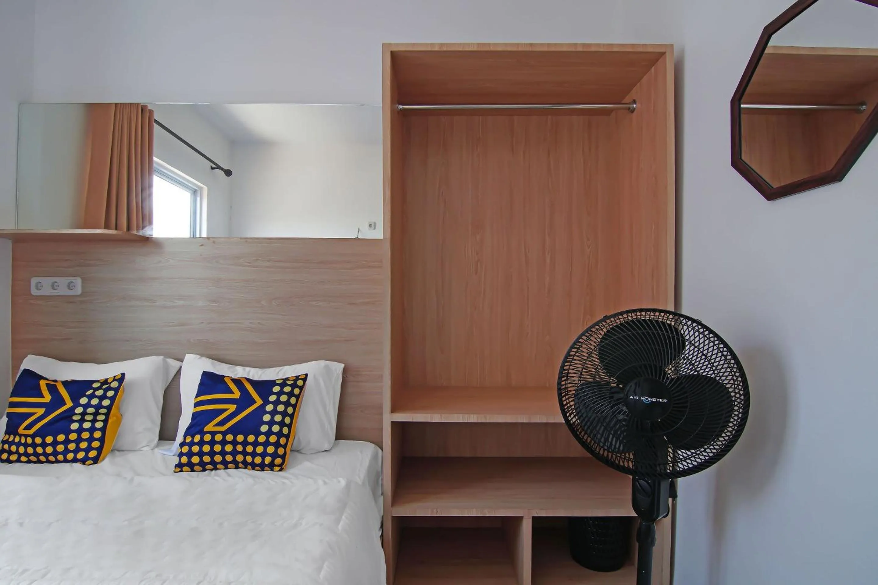 Bedroom, Bed in Hotel O Pondok Melati Syariah