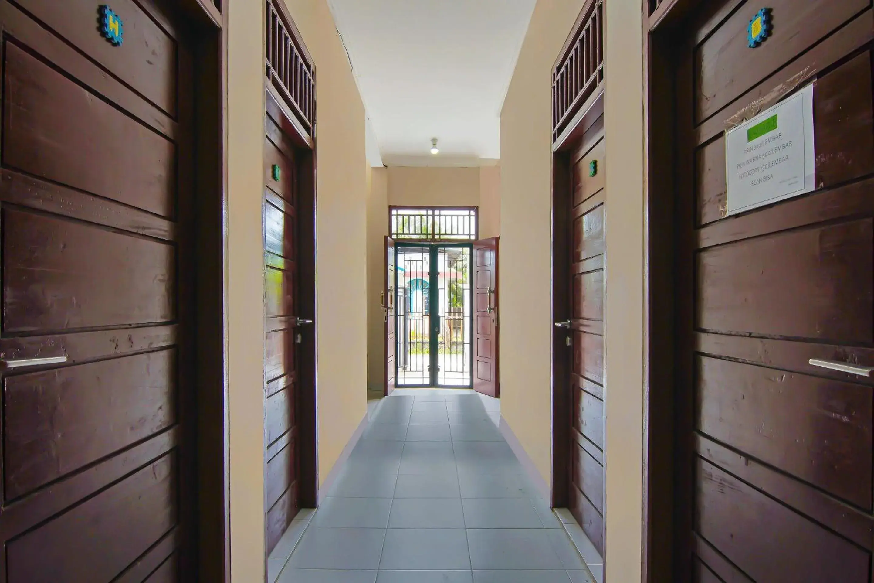 Lobby or reception in Hotel O Pondok Melati Syariah Lobby or reception in Hotel O Pondok Melati Syariah