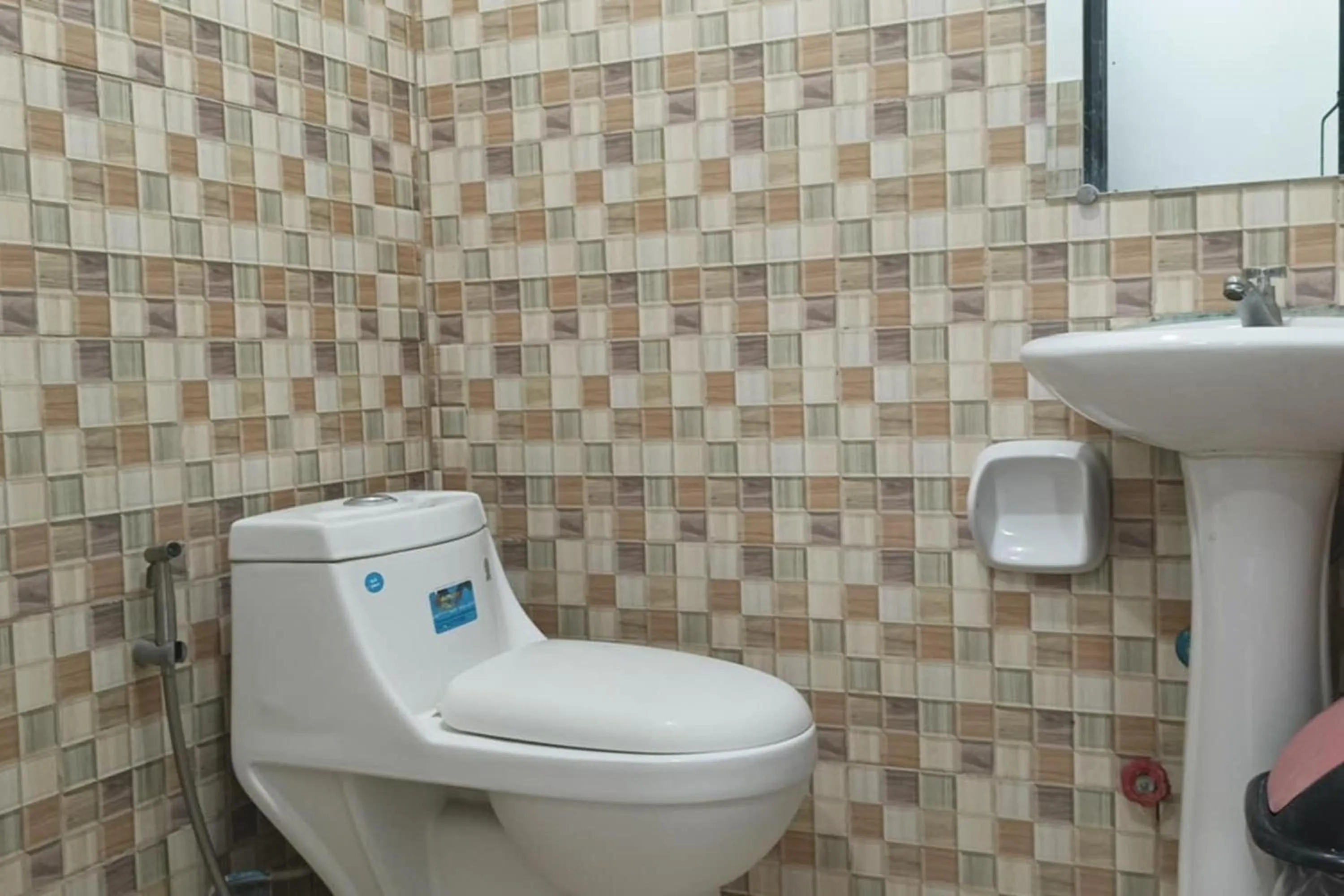 Toilet in EC Hotel near Laoag Airport