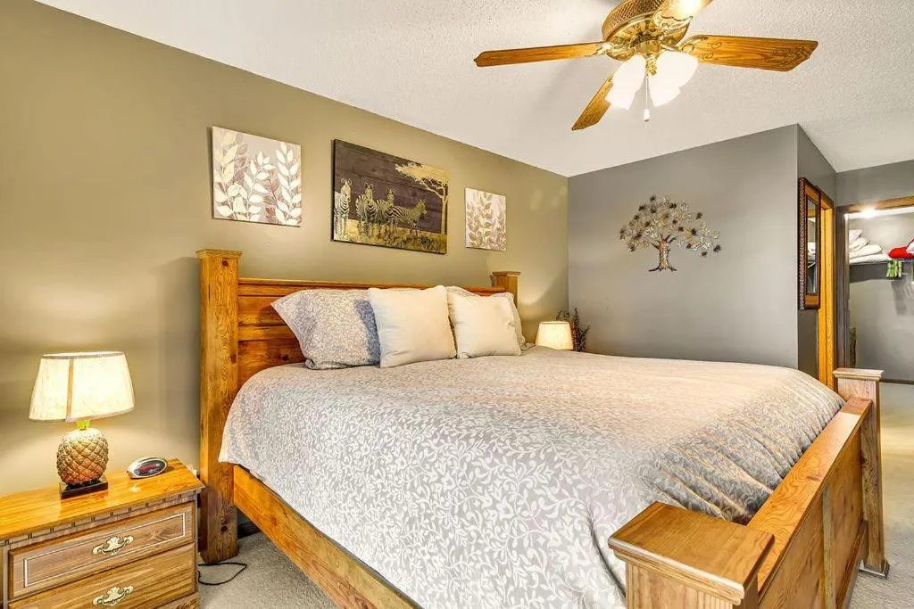 Bed in Silver Maple --305--with Boat Slip