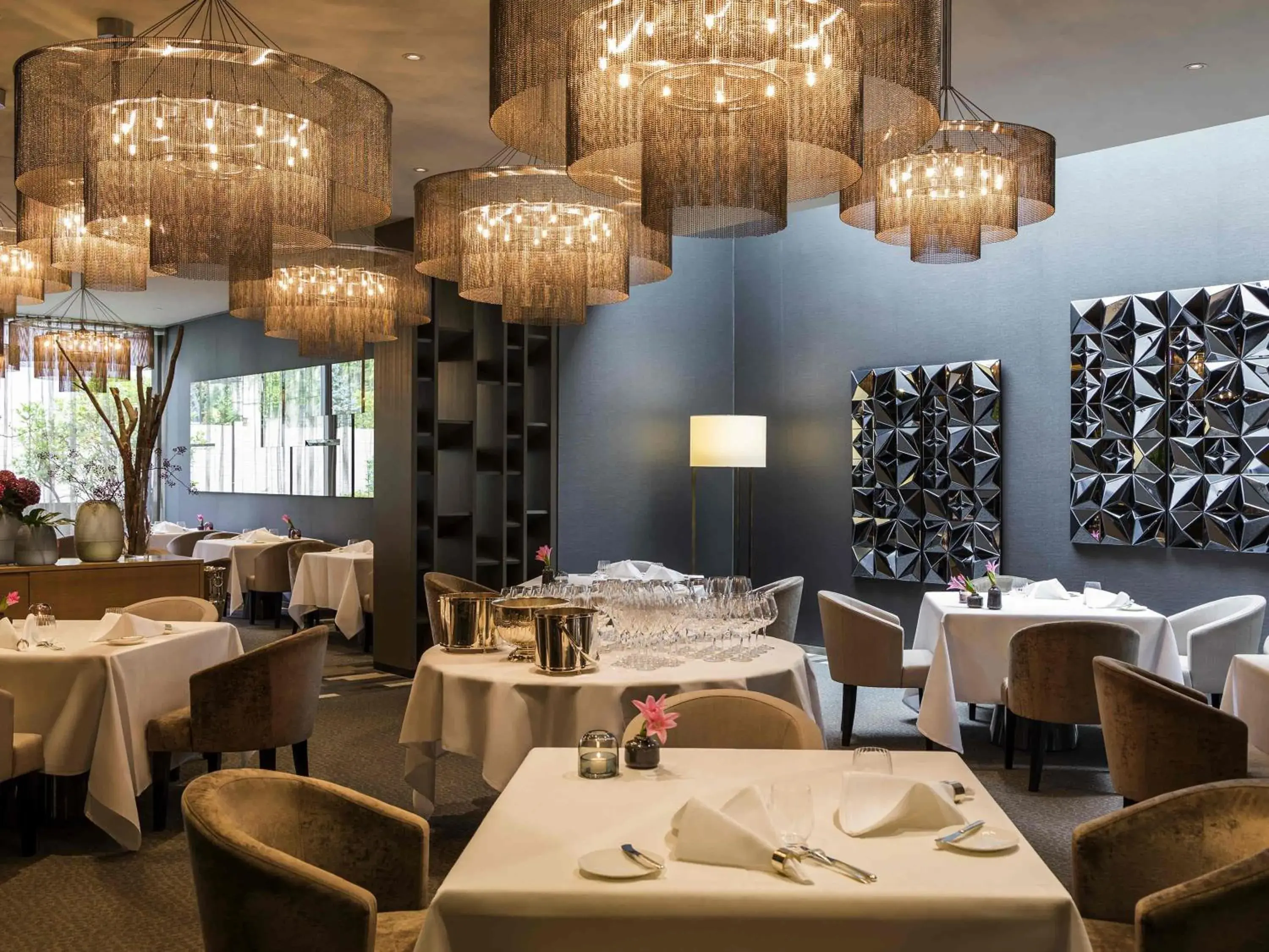 Restaurant/places to eat in Pullman Basel Europe Restaurant/places to eat in Pullman Basel Europe