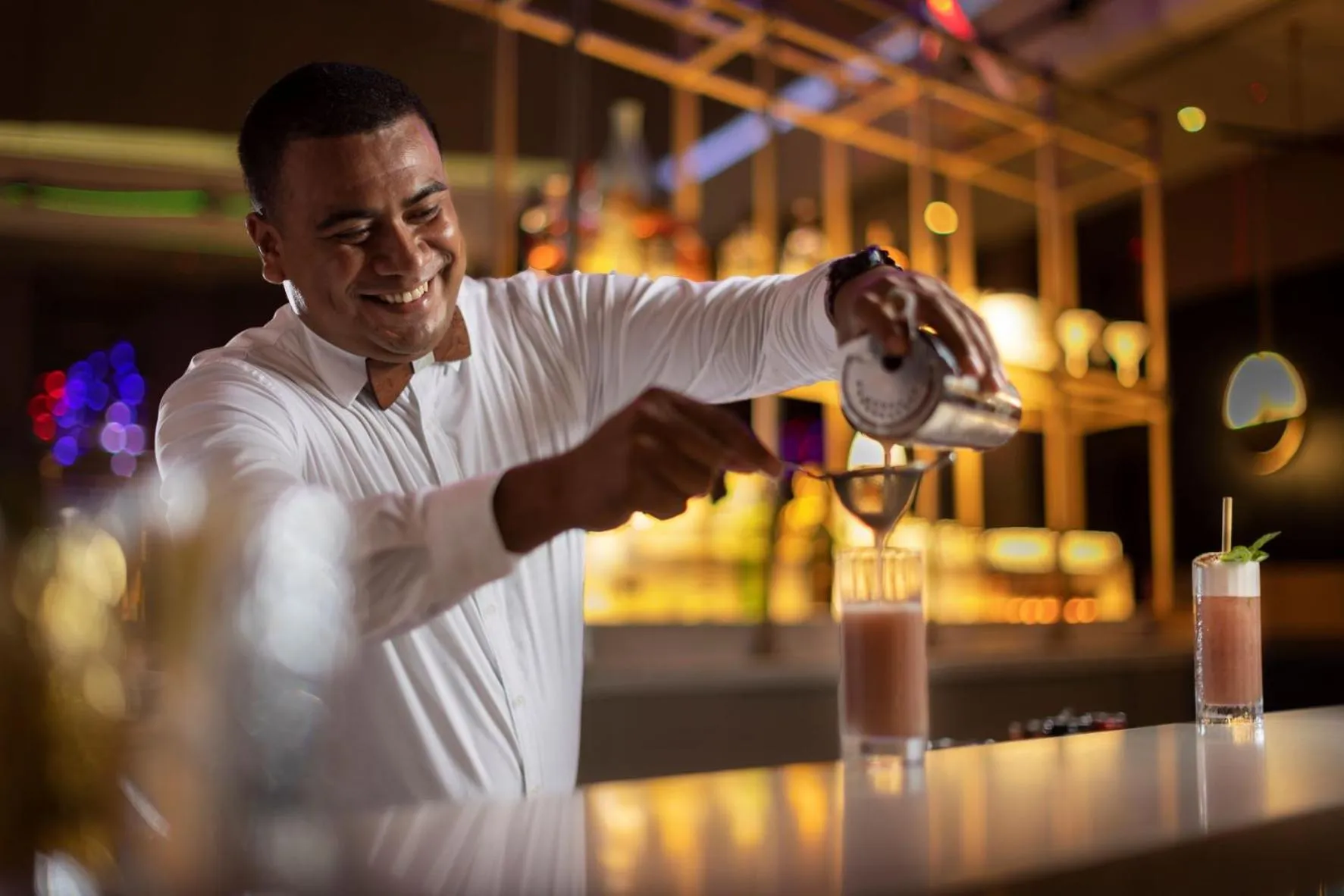 Lounge or bar in Sofitel Fiji Resort & Spa