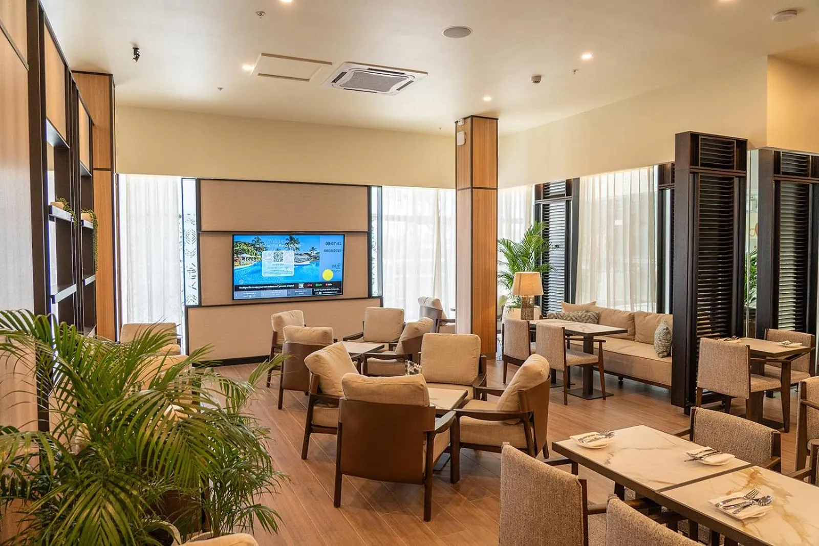 Lounge or bar in Sofitel Fiji Resort & Spa