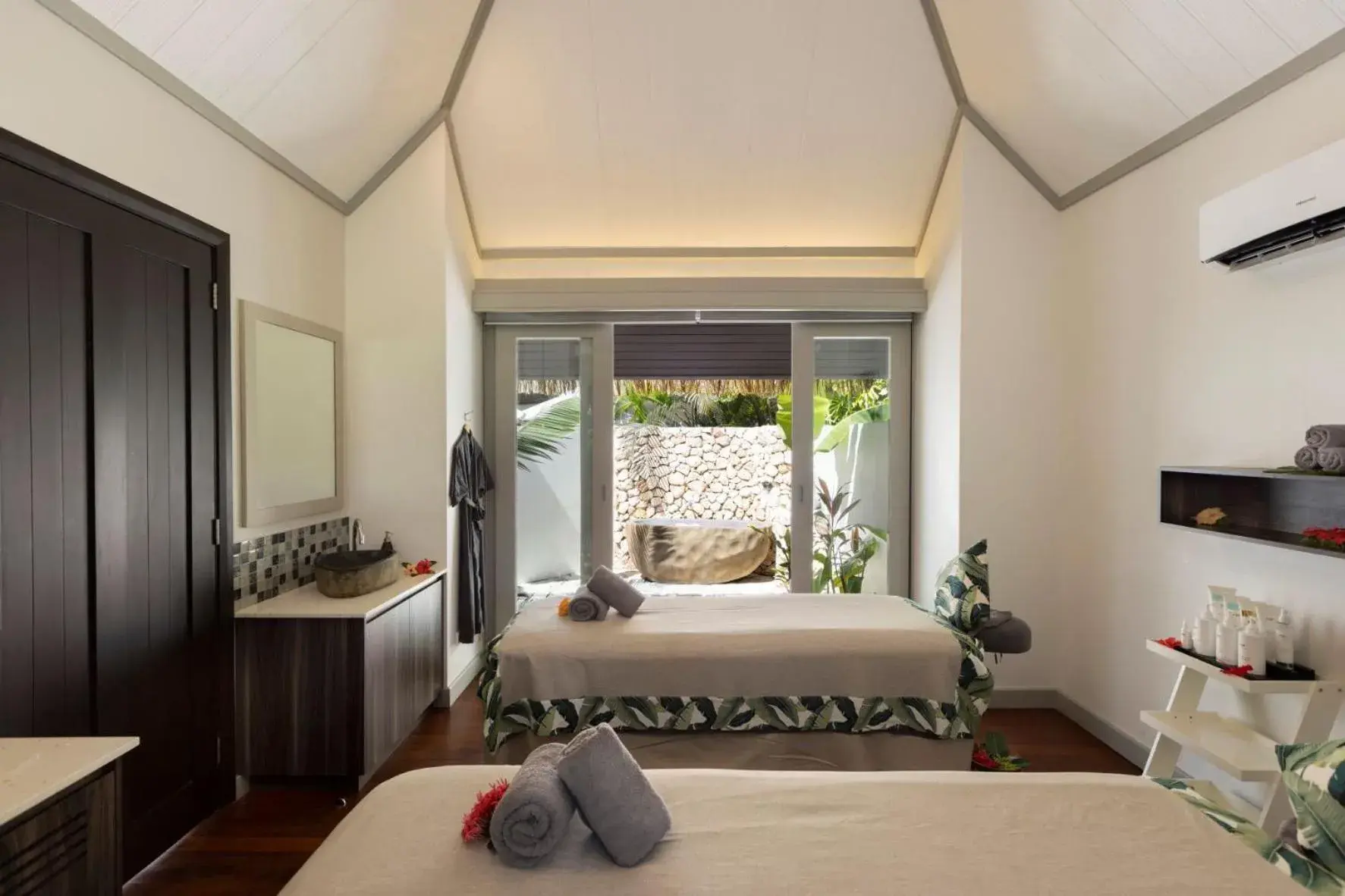 Spa and wellness centre/facilities, Bed in Sofitel Fiji Resort & Spa Spa and wellness centre/facilities, Bed in Sofitel Fiji Resort & Spa