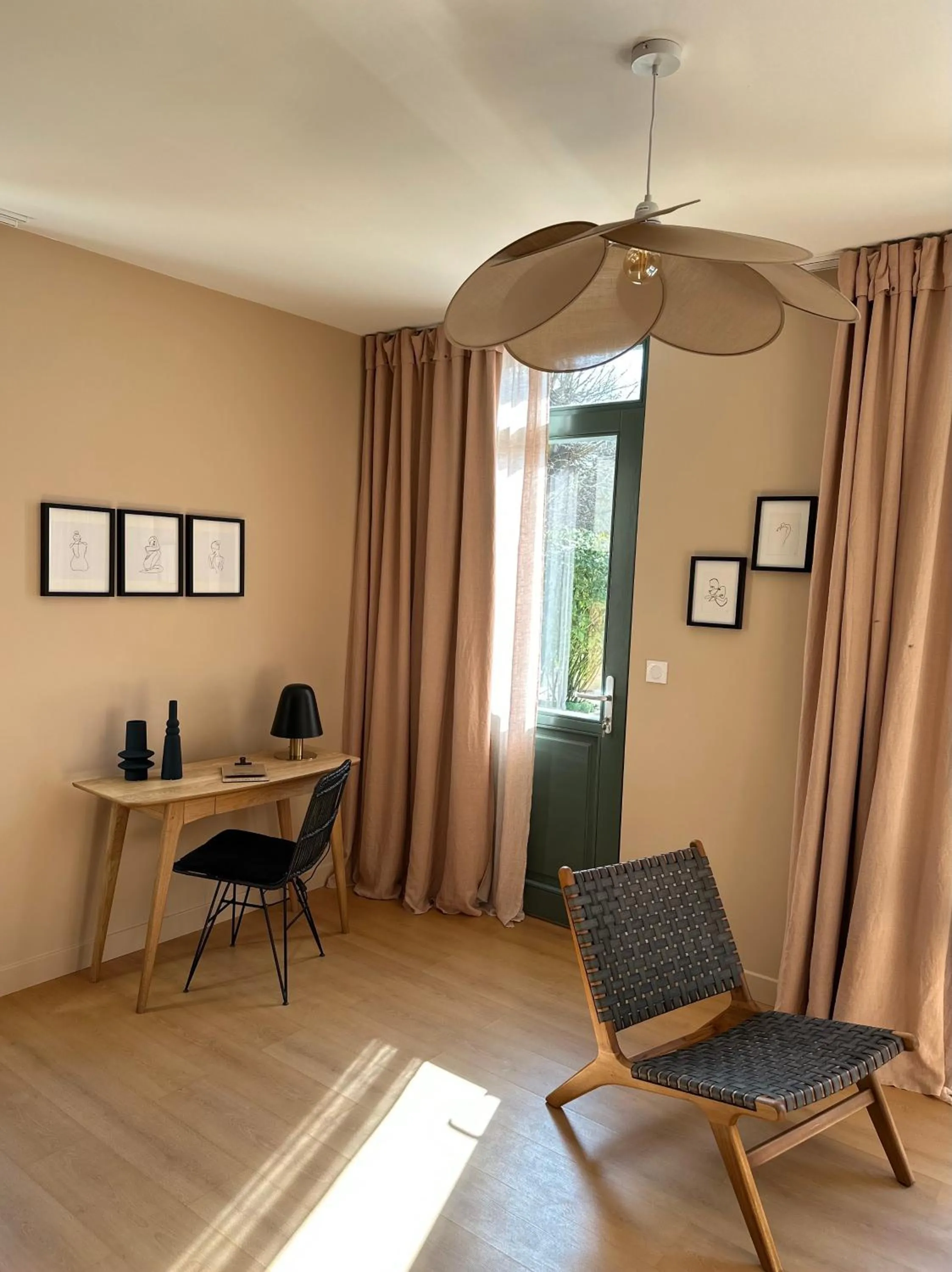 Seating area in LA DEMEURE