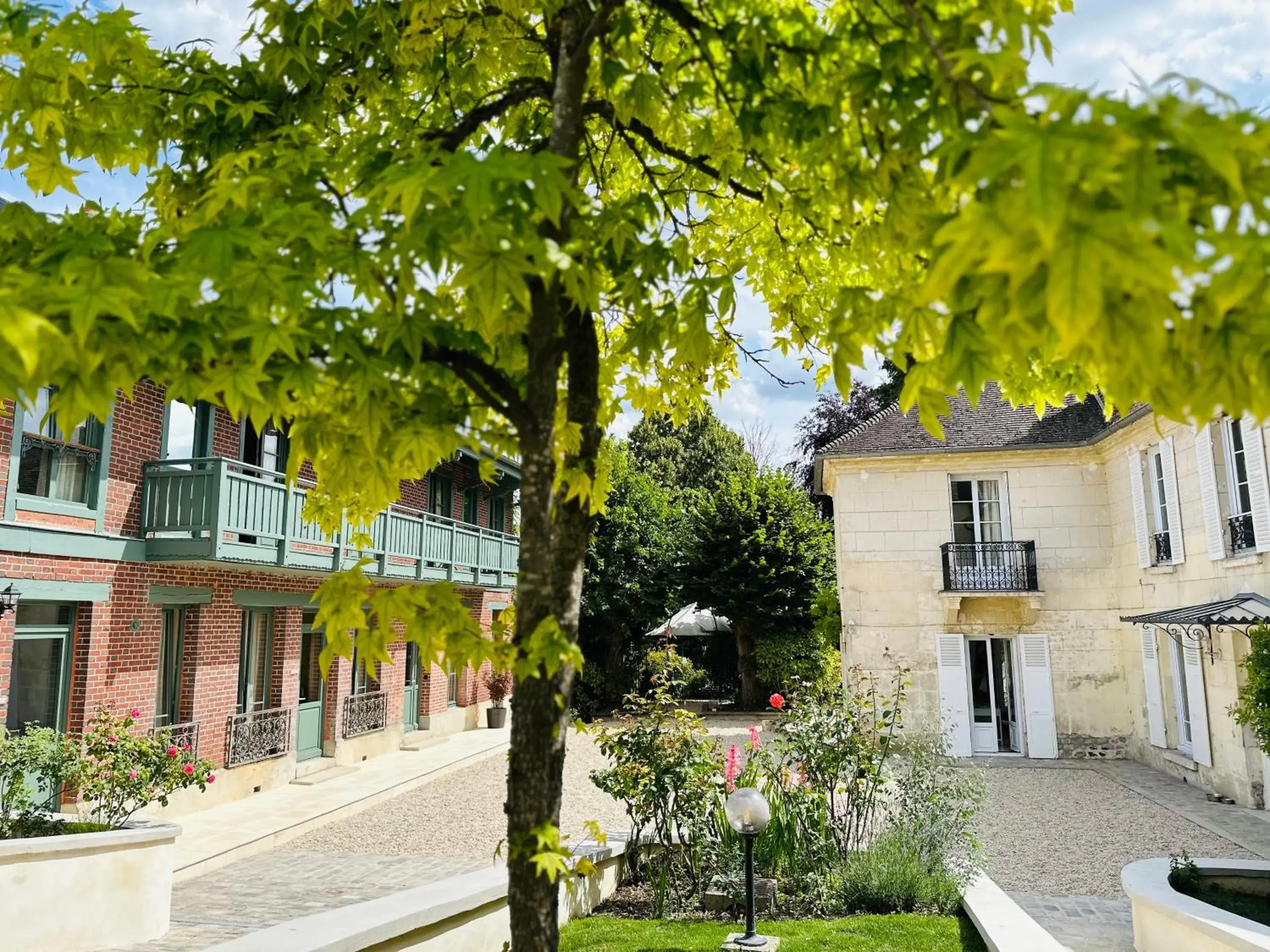 LA DEMEURE LA DEMEURE