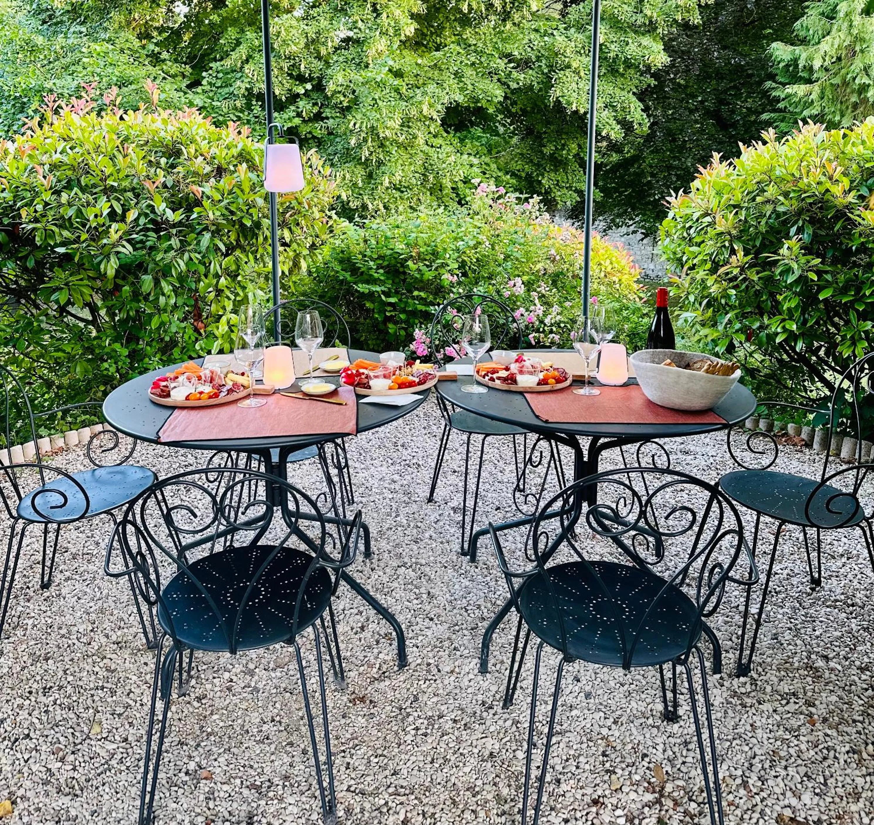 Restaurant/places to eat in LA DEMEURE