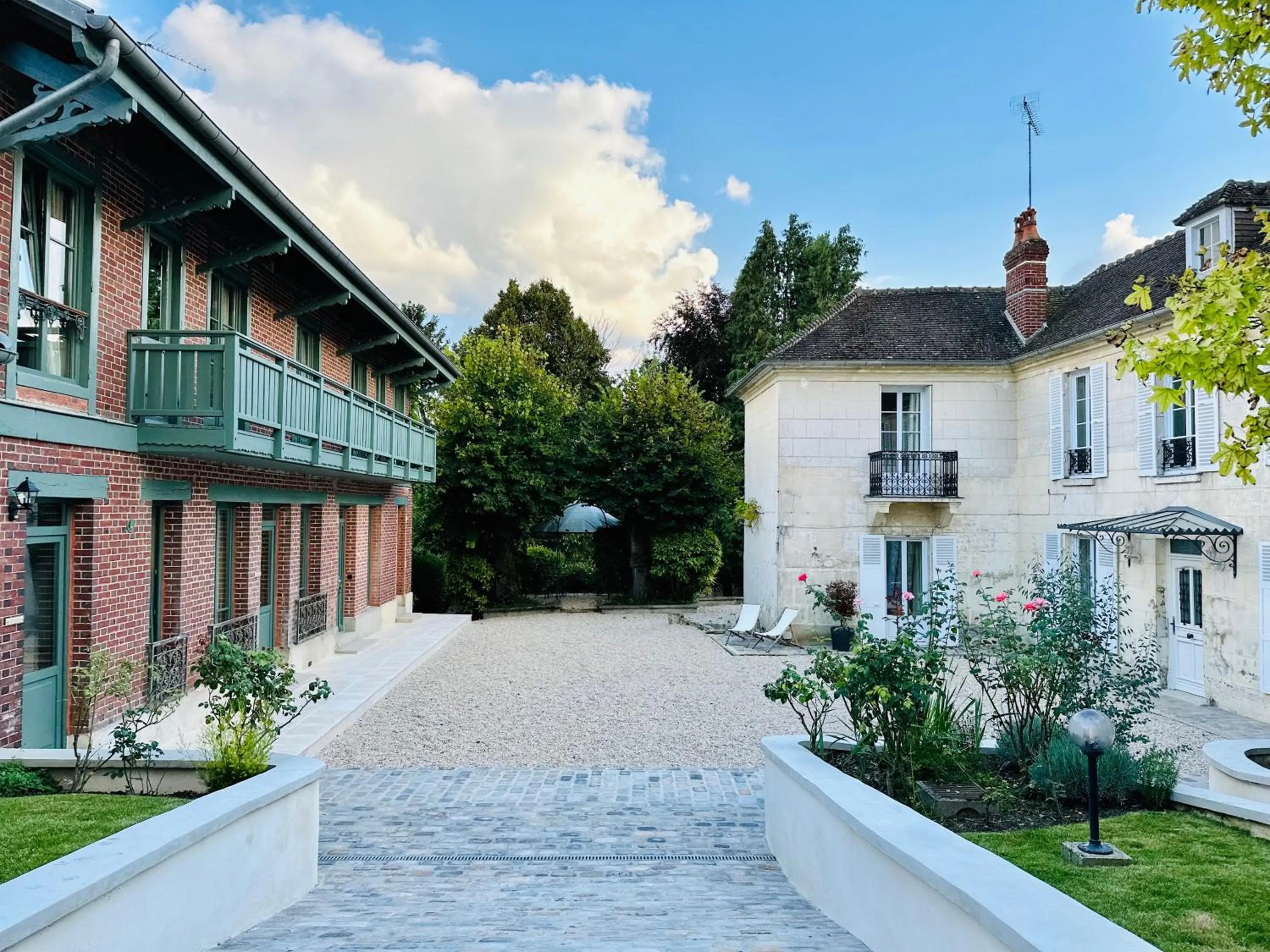 Property building in LA DEMEURE