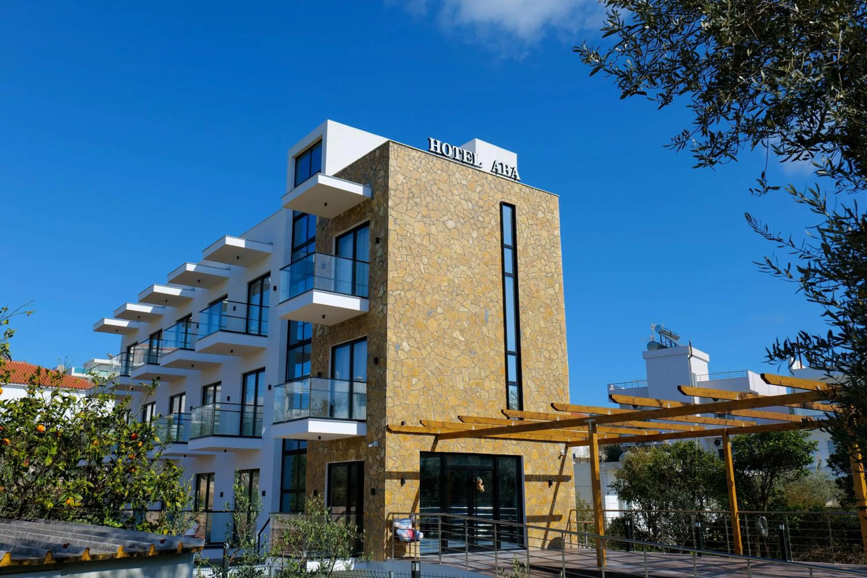 Hotel ABA