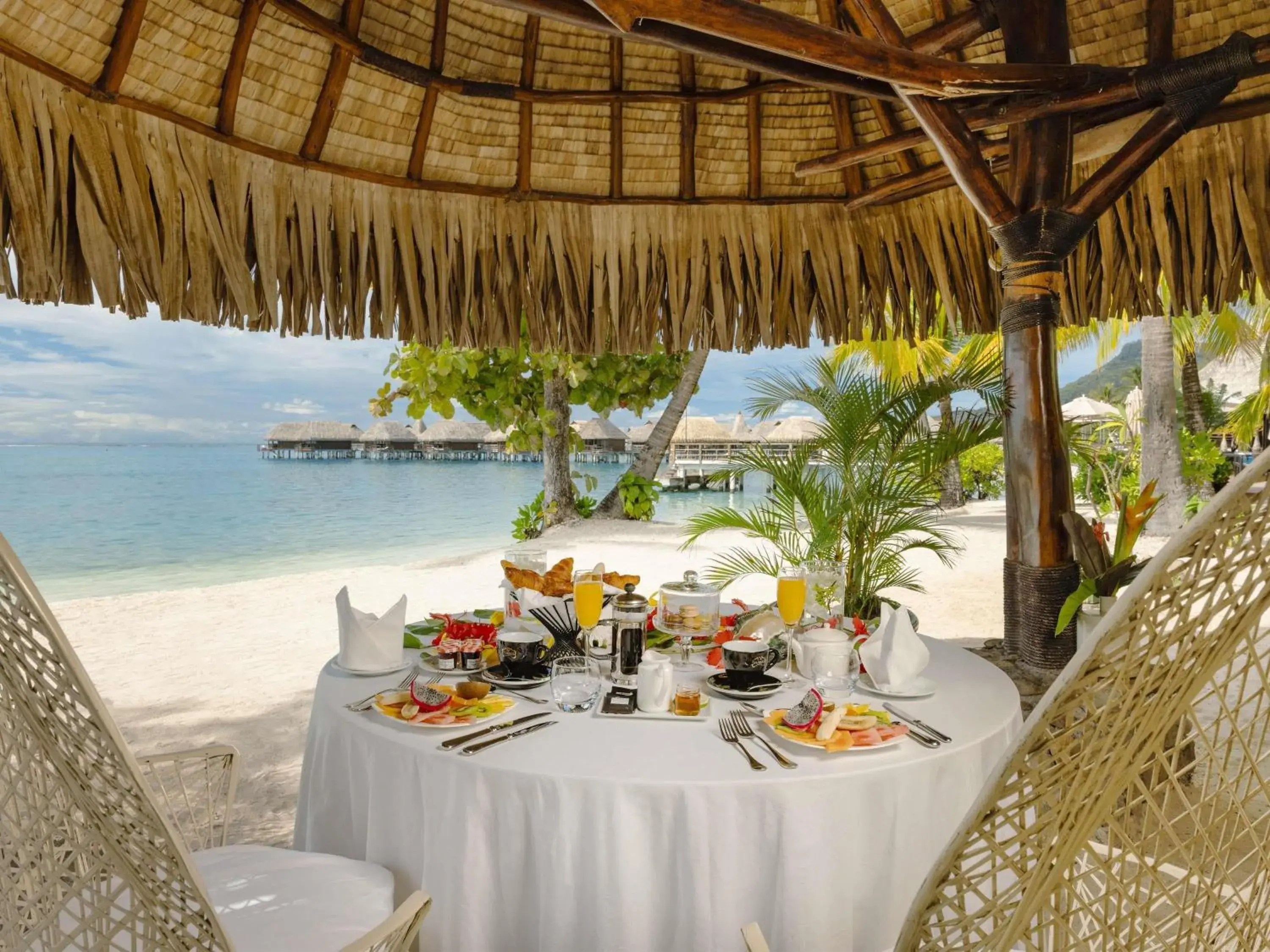 Restaurant/places to eat in Sofitel Kia Ora Moorea Beach Resort Restaurant/places to eat in Sofitel Kia Ora Moorea Beach Resort