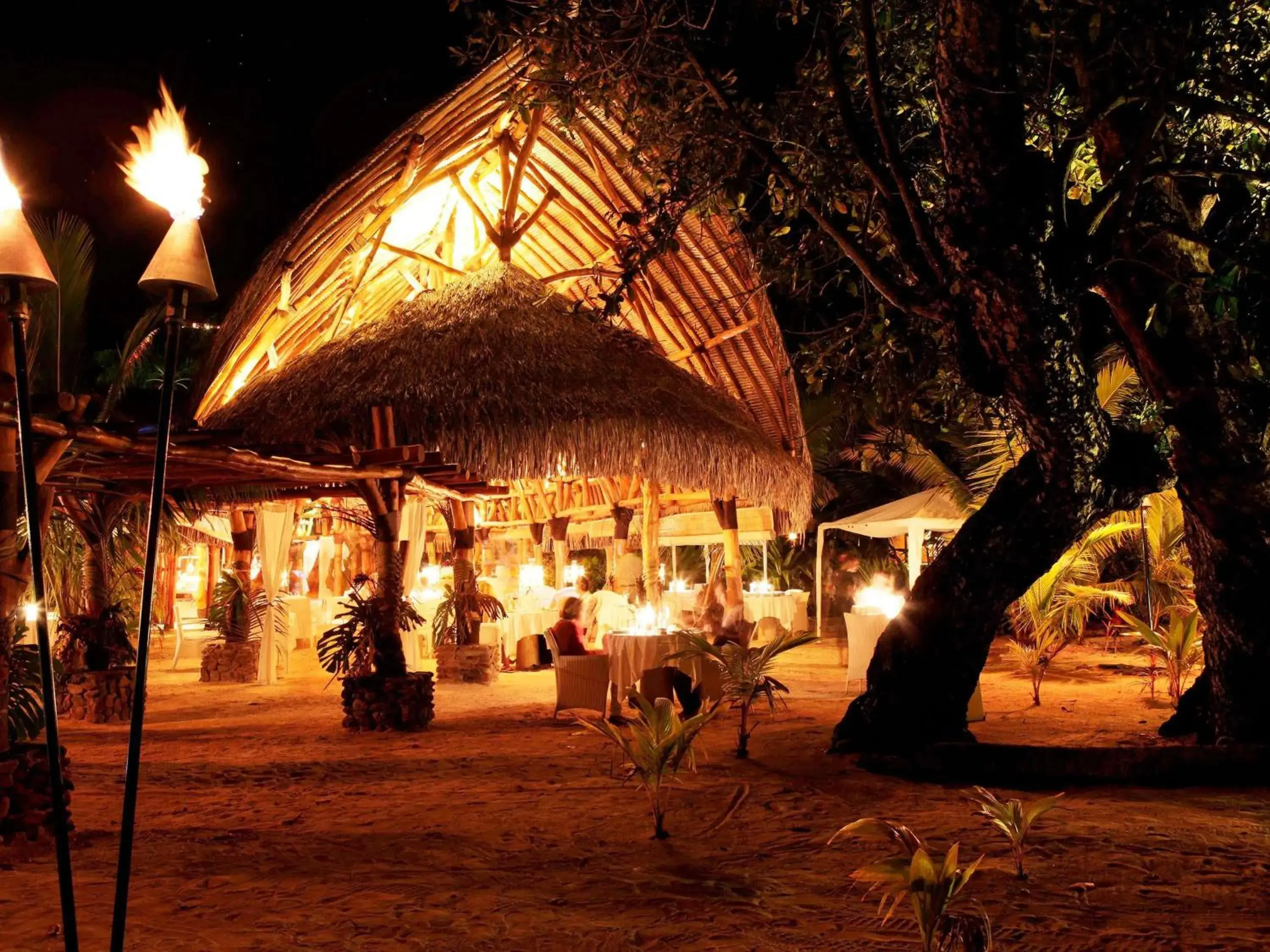 Restaurant/places to eat in Sofitel Kia Ora Moorea Beach Resort Restaurant/places to eat in Sofitel Kia Ora Moorea Beach Resort