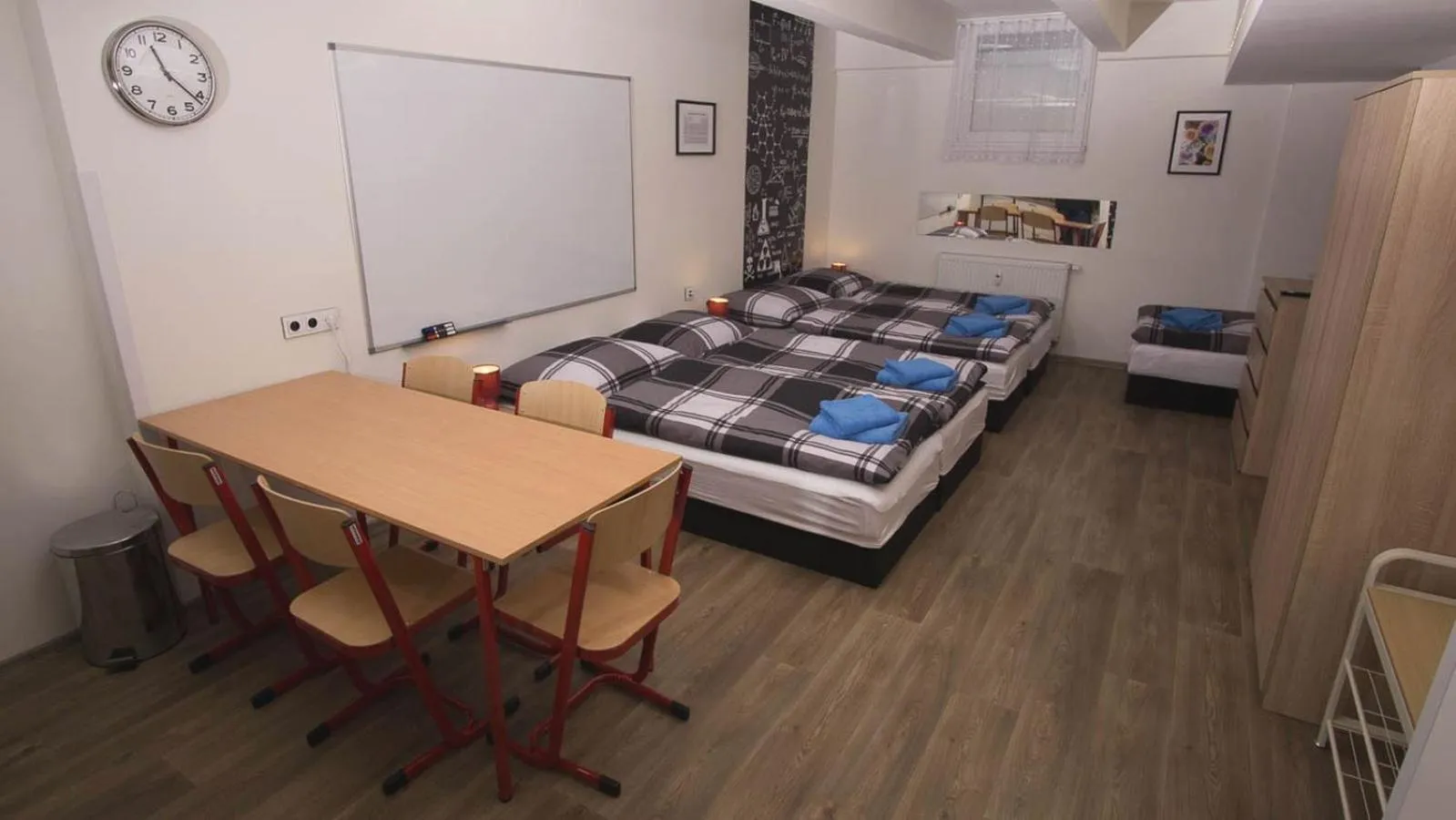 School Apartment - Your Unique Place in Prague by metro Vyšehrad