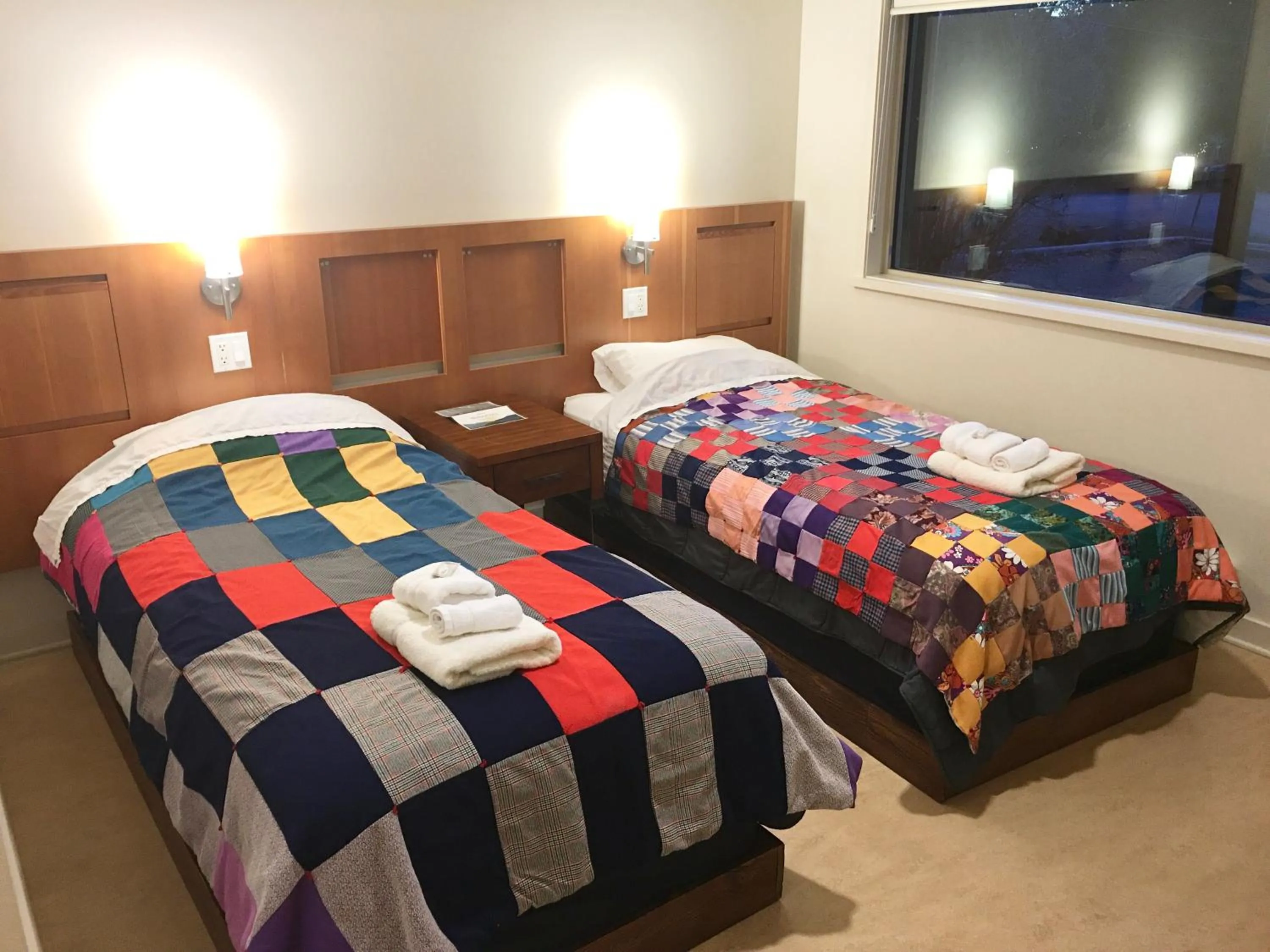Bed in Naramata Centre