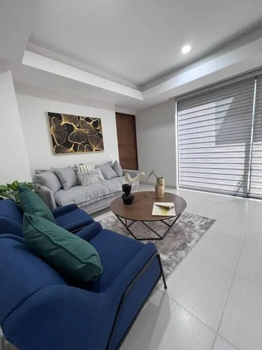 Two-Bedroom Apartment in Precioso departamento cerca de Plaza Galerías
