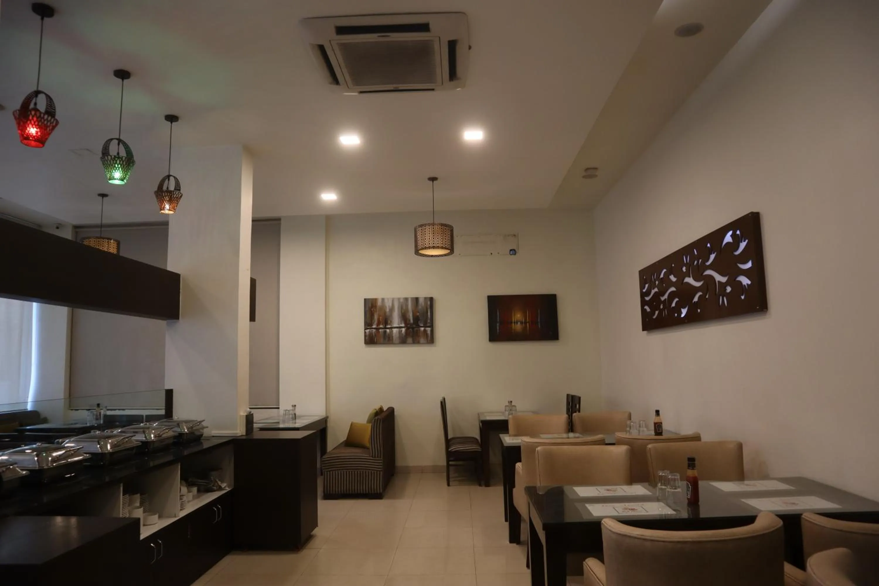 Restaurant/places to eat in K Plus Comforts
