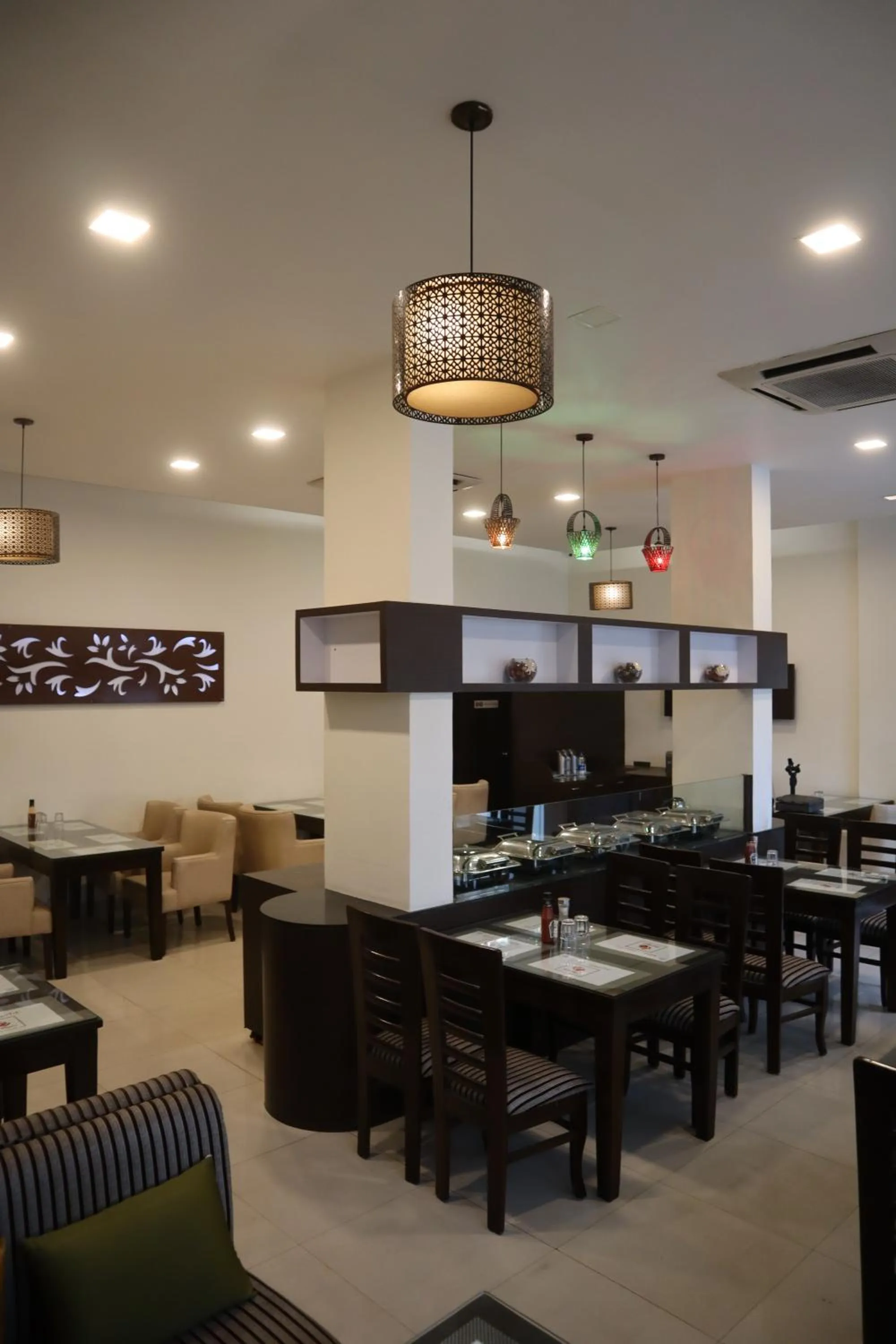 Restaurant/places to eat in K Plus Comforts