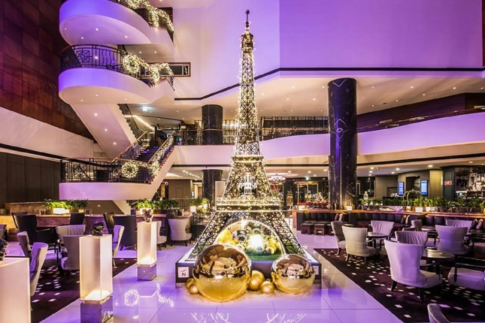 Lounge or bar in Novotel Ambassador Seoul Gangnam