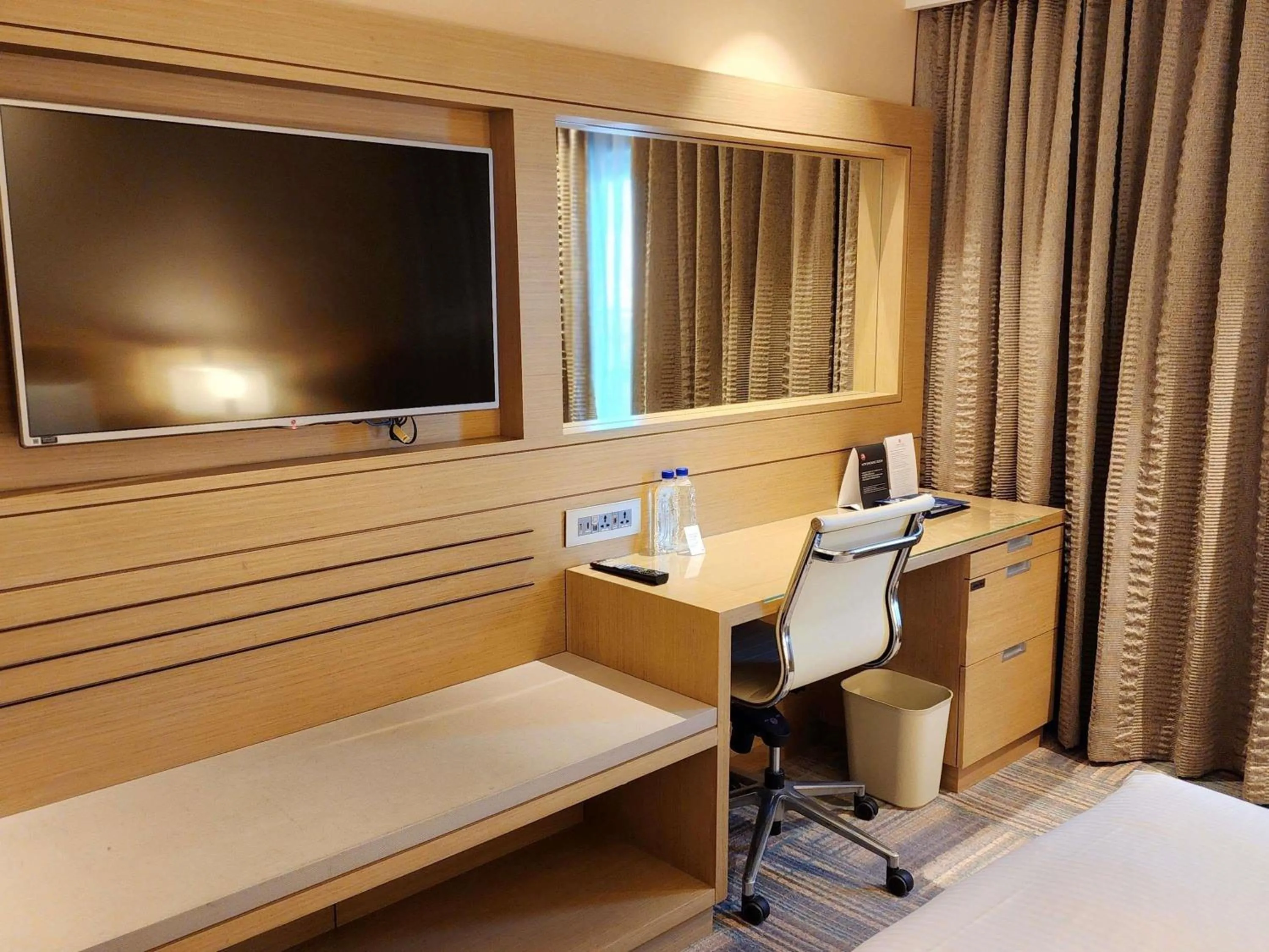 Bedroom in Novotel Ambassador Seoul Gangnam