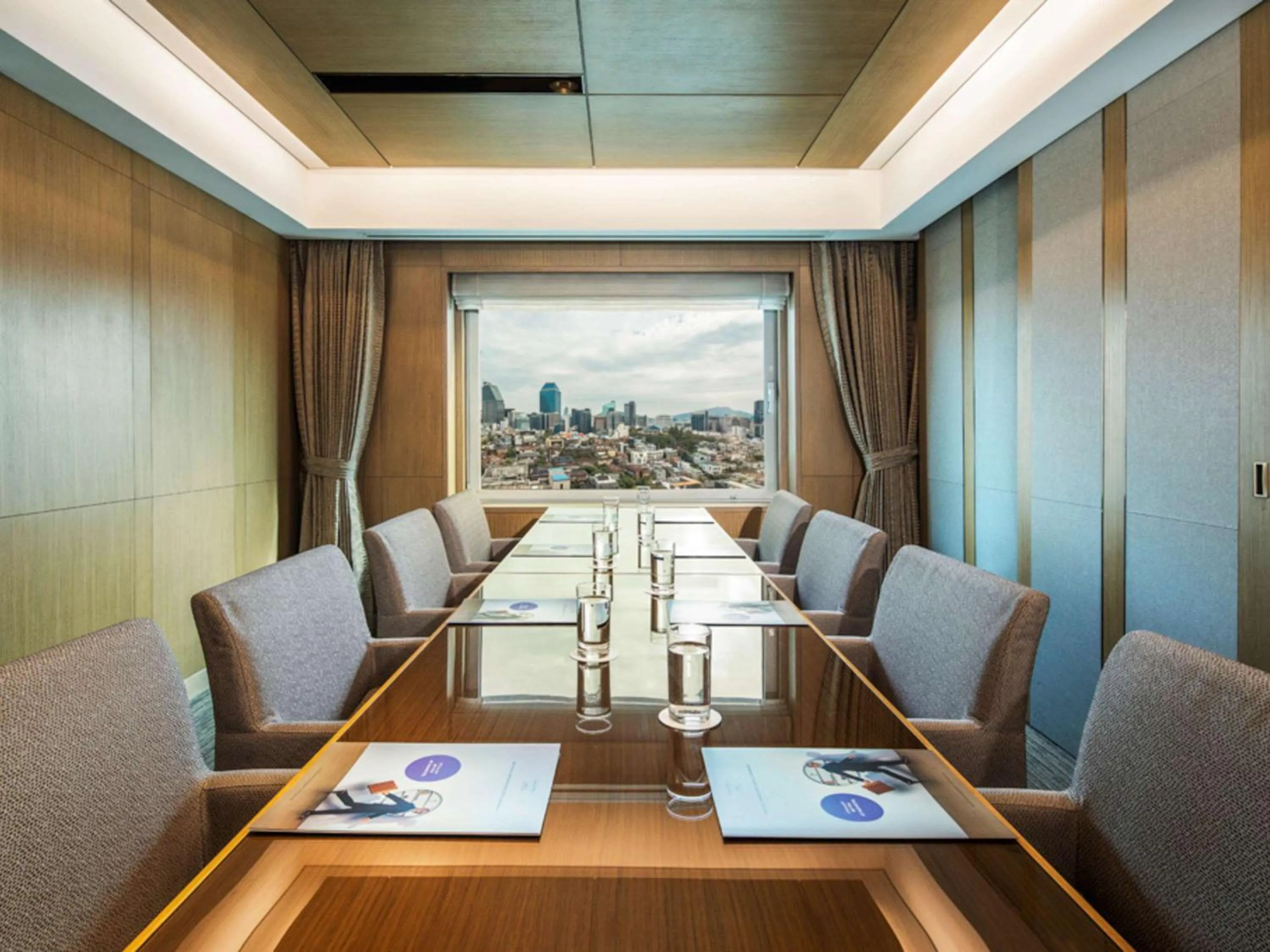 Property building in Novotel Ambassador Seoul Gangnam