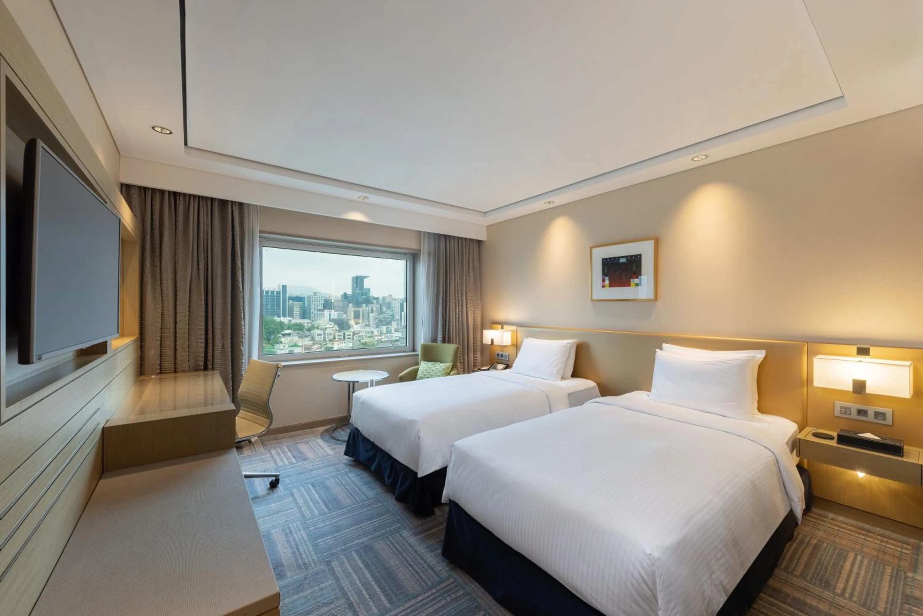 Photo of the whole room, Bed in Novotel Ambassador Seoul Gangnam