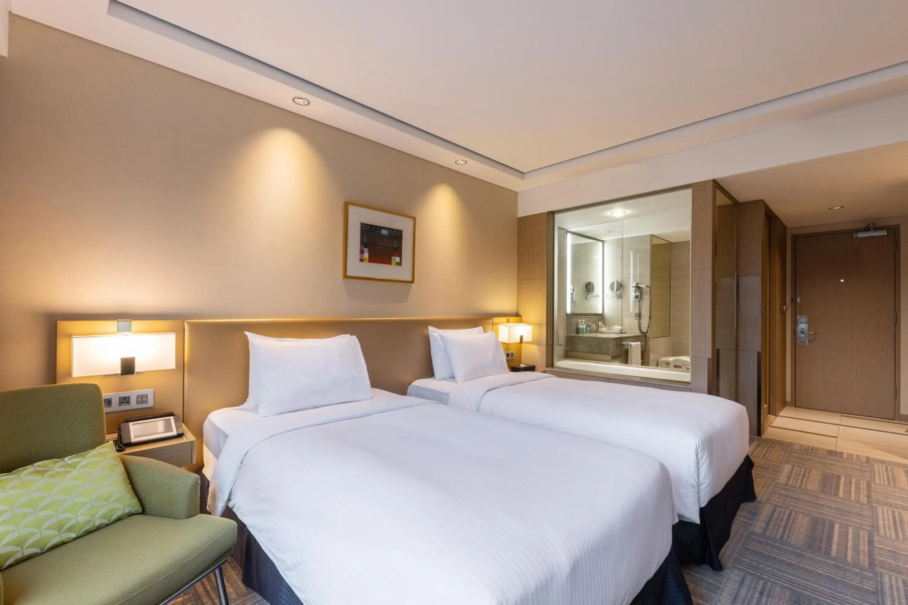Photo of the whole room, Bed in Novotel Ambassador Seoul Gangnam