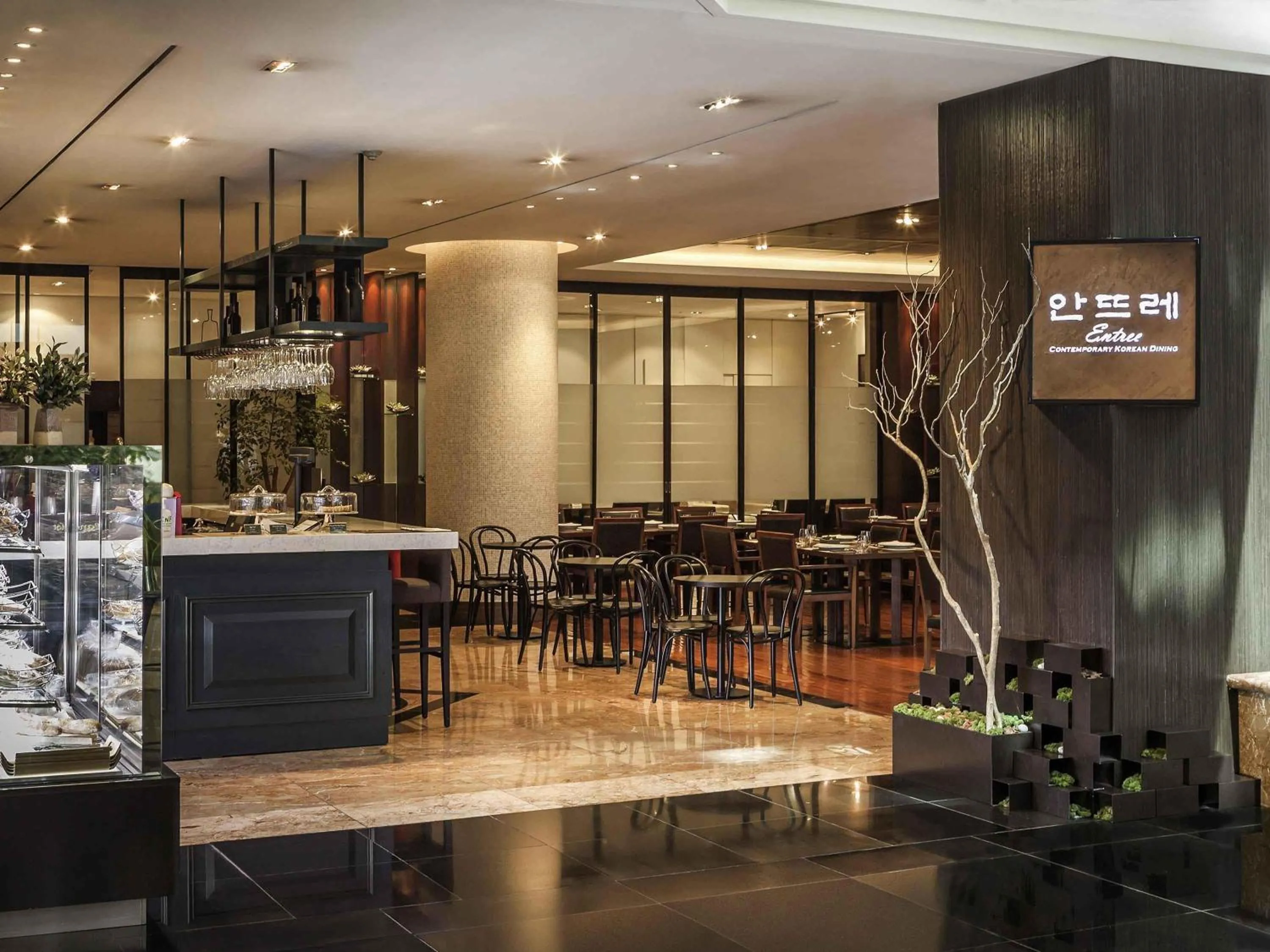 Restaurant/places to eat in Novotel Ambassador Seoul Gangnam