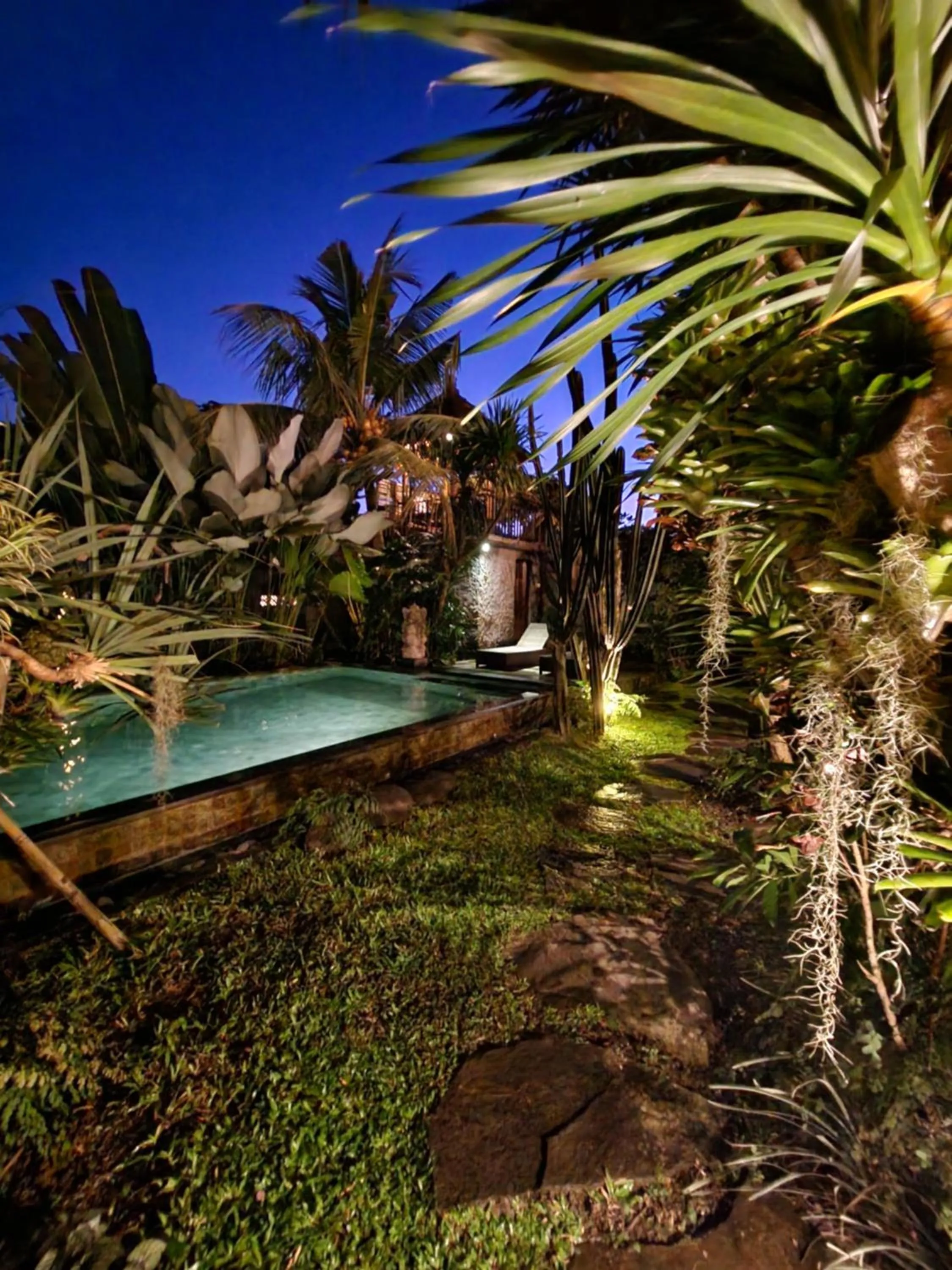 Garden view in BUDA AMITABA