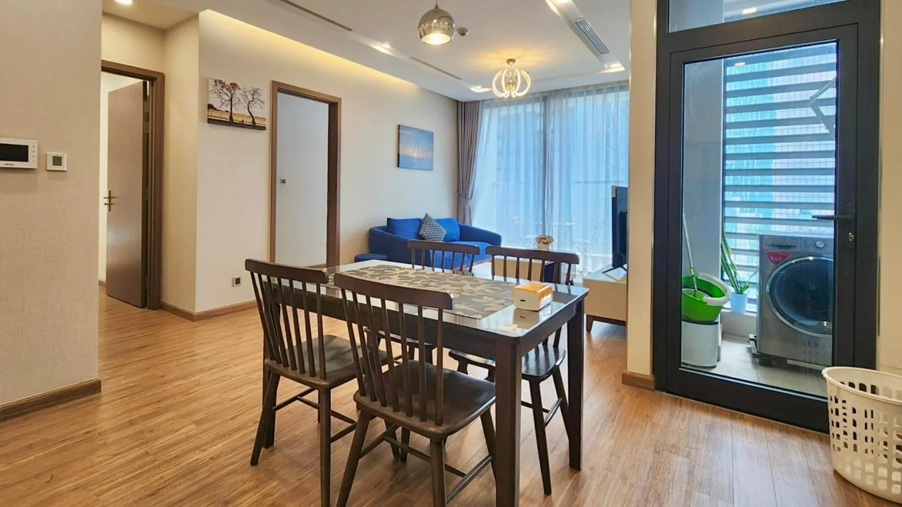 Dining area in Vinhomes Metropolis Residence