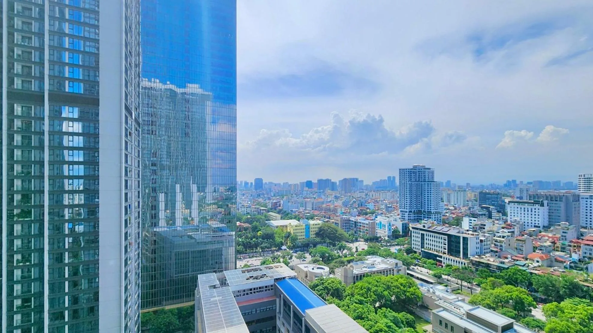 City view in Vinhomes Metropolis Residence