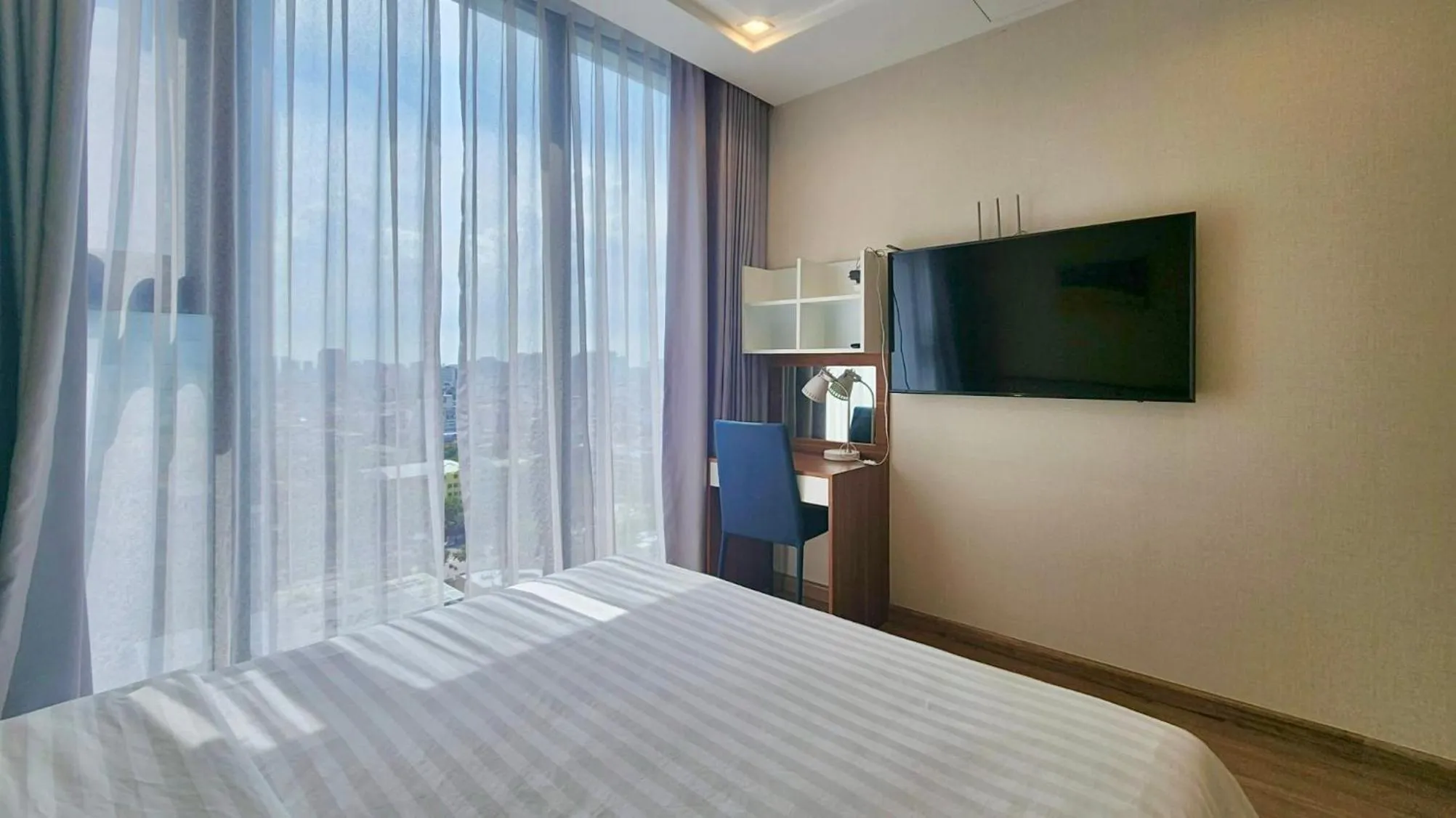 TV and multimedia, Bed in Vinhomes Metropolis Residence