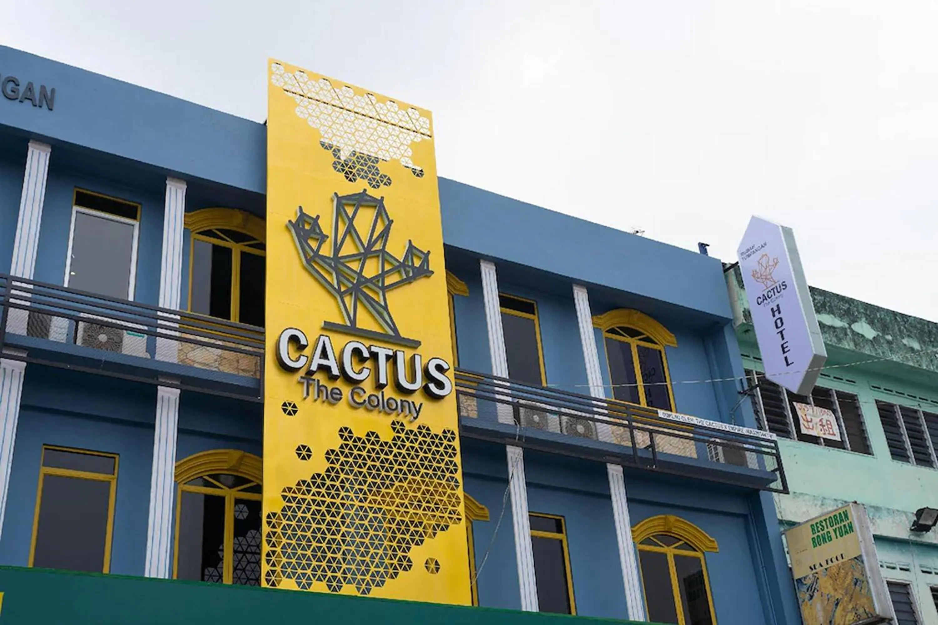 Logo/Certificate/Sign in The Colony by Cactus Hotel Johor Jaya