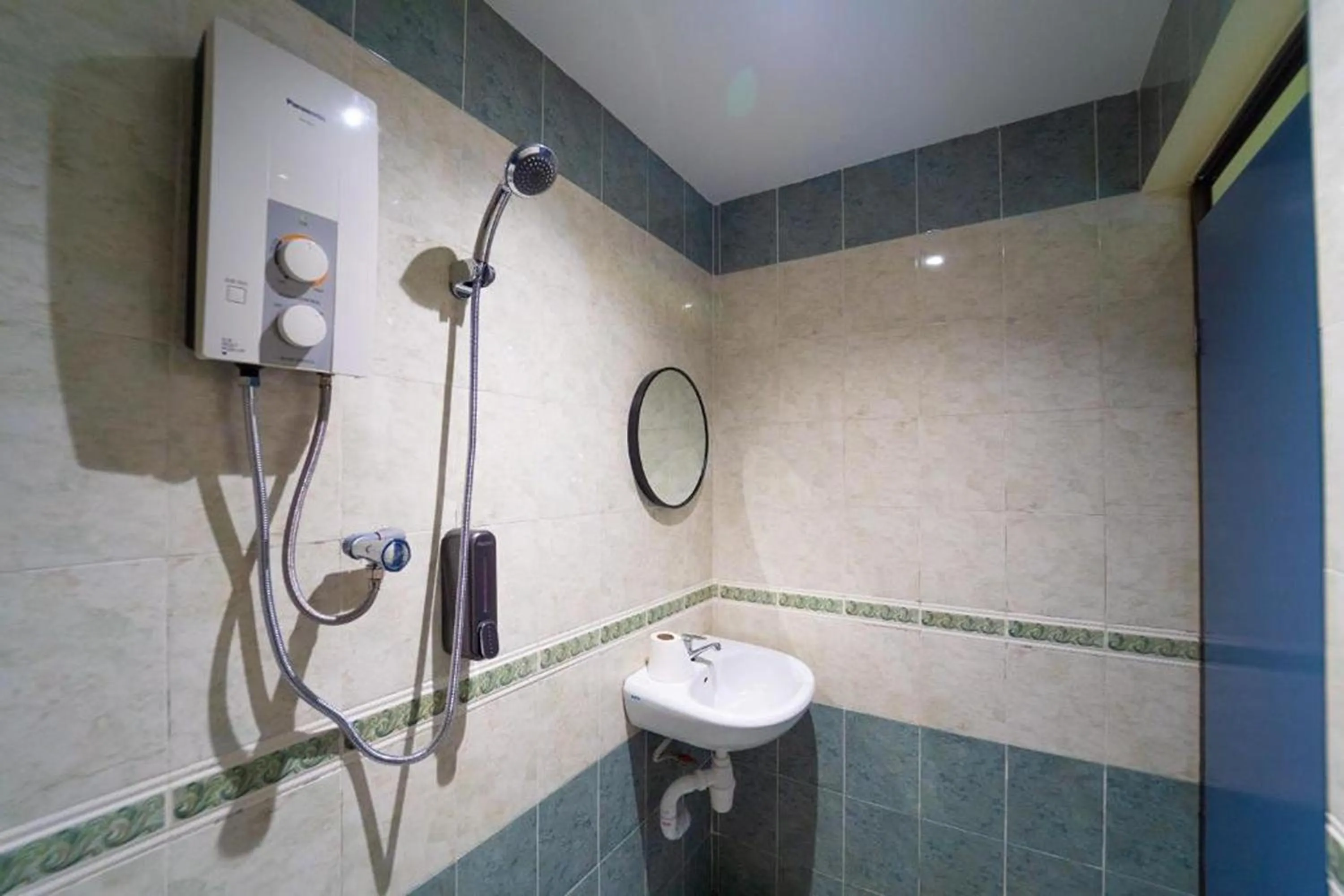 Bathroom in The Colony by Cactus Hotel Johor Jaya