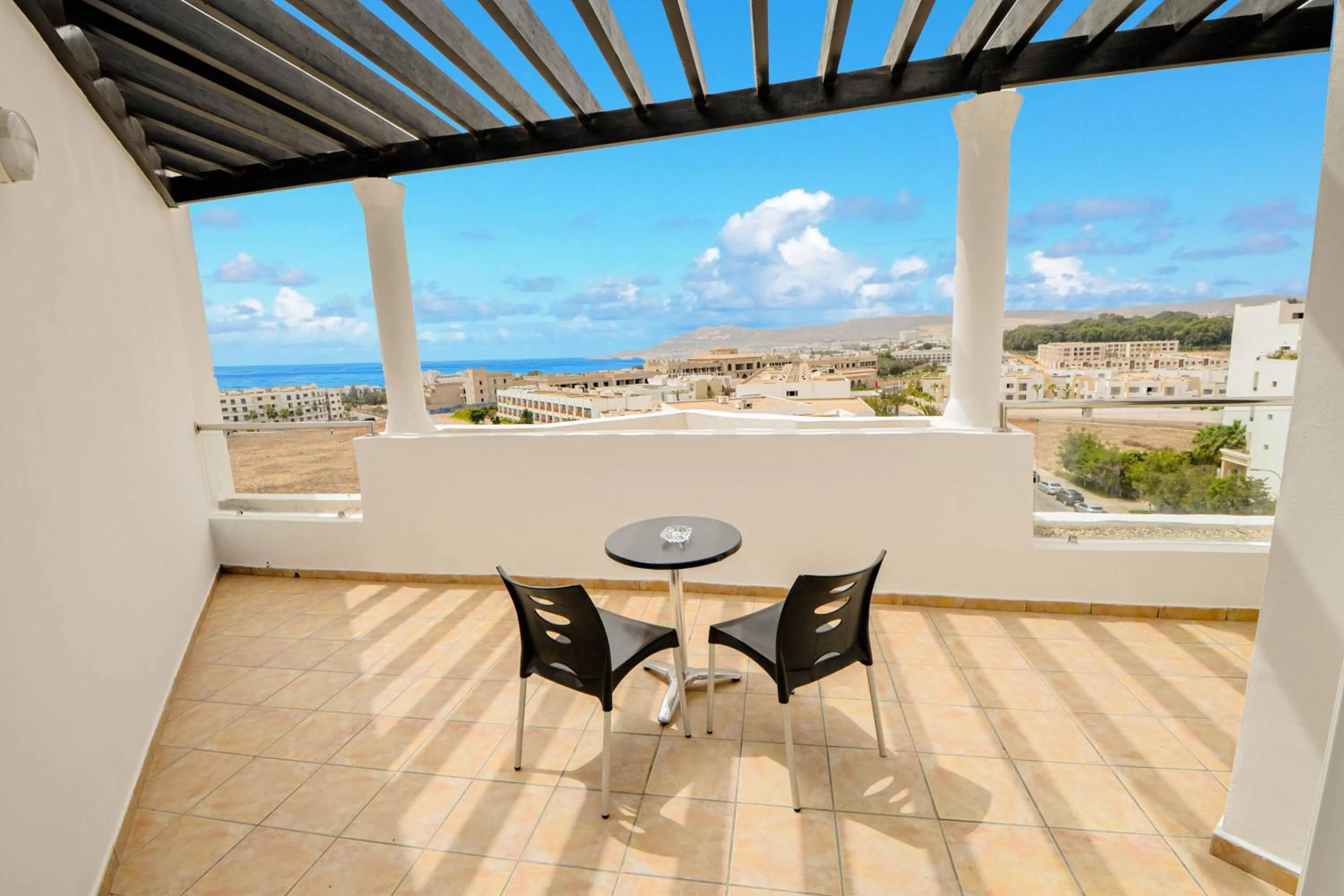 Balcony/Terrace in Intouriste Hôtel & Suites
