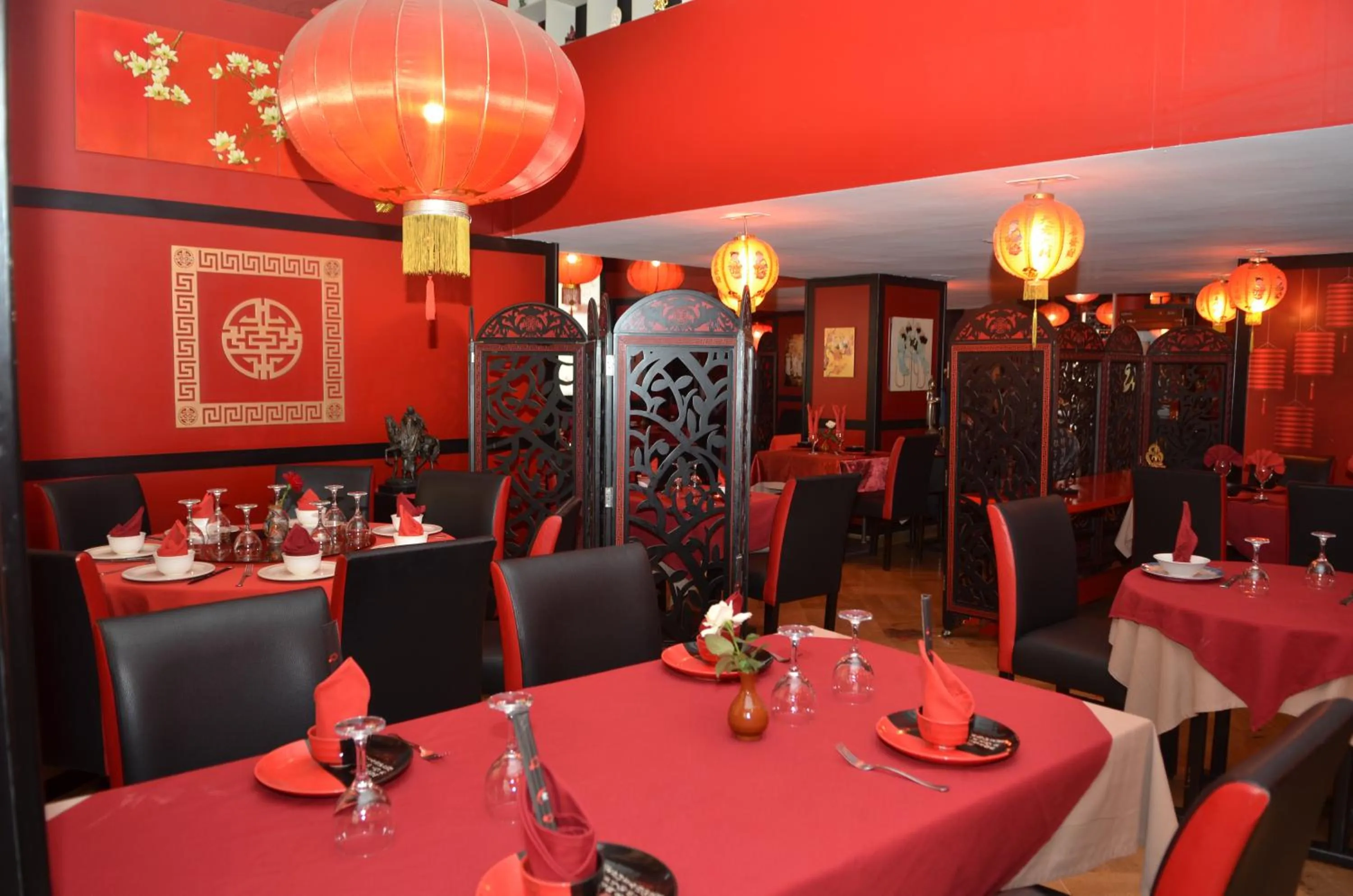 Restaurant/places to eat in Intouriste Hôtel & Suites