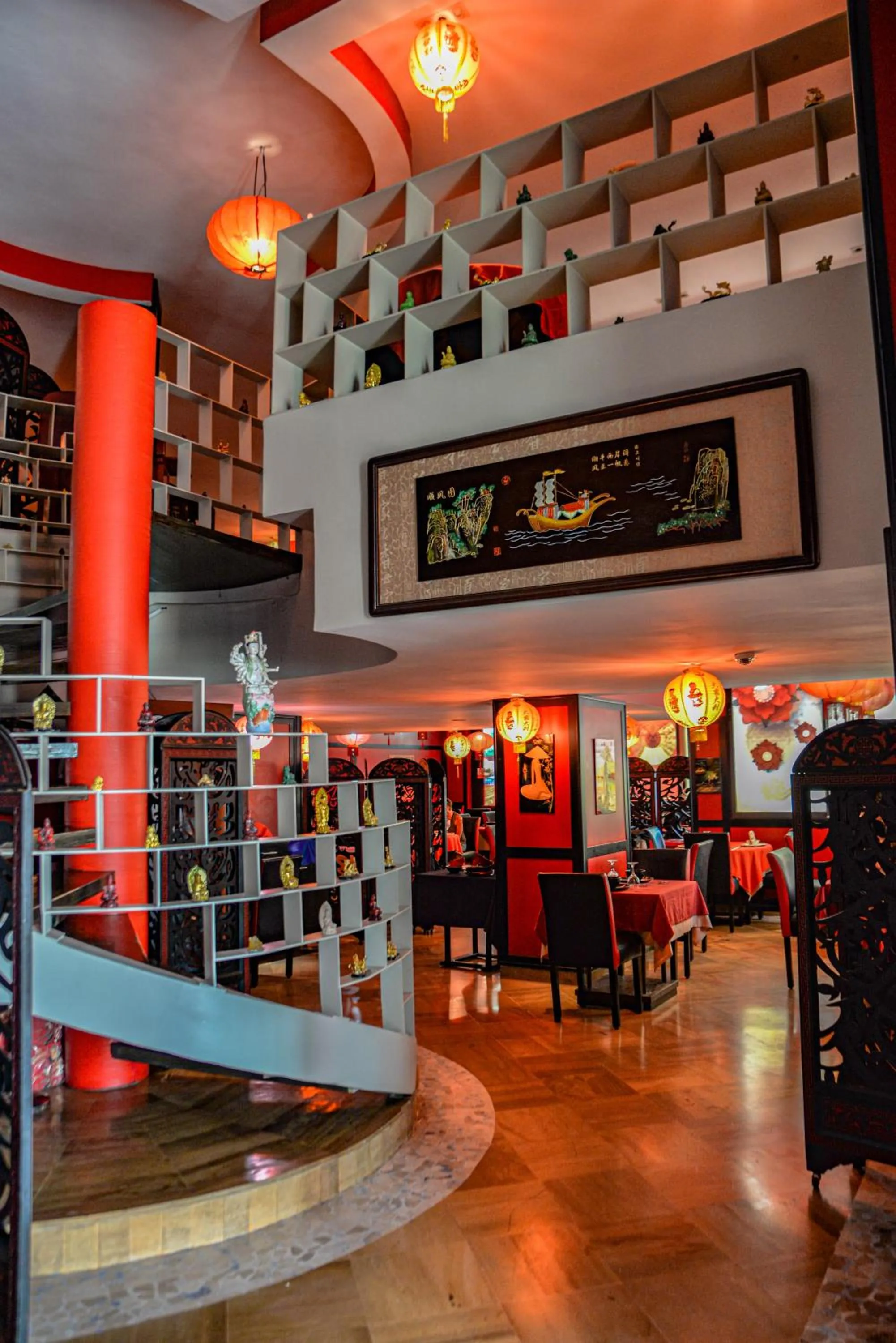 Restaurant/places to eat in Intouriste Hôtel & Suites