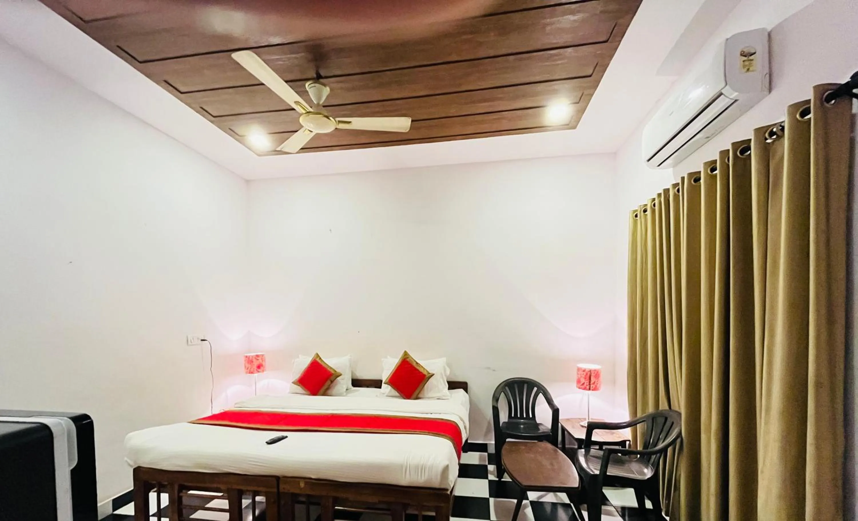 Photo of the whole room, Bed in Red Sea Beach Resort