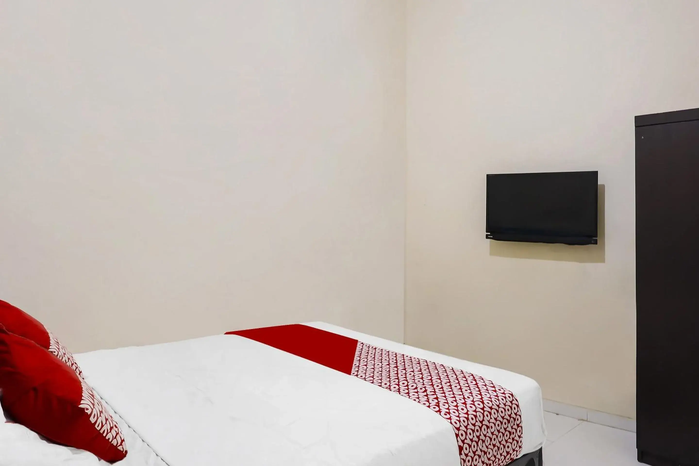 Bedroom, Bed in Hotel O Hasan House Syariah 2NearVihara Budhi Bhakti Bedroom, Bed in Hotel O Hasan House Syariah 2NearVihara Budhi Bhakti