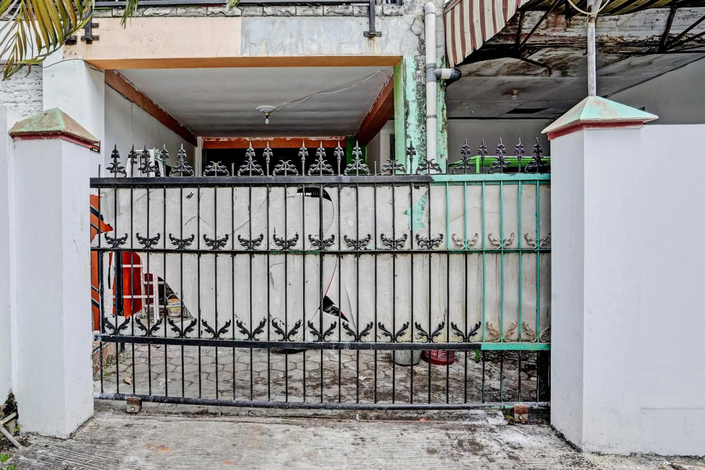 Facade/entrance in Hotel O Griya Sandi Residence Family NearPantai Boom