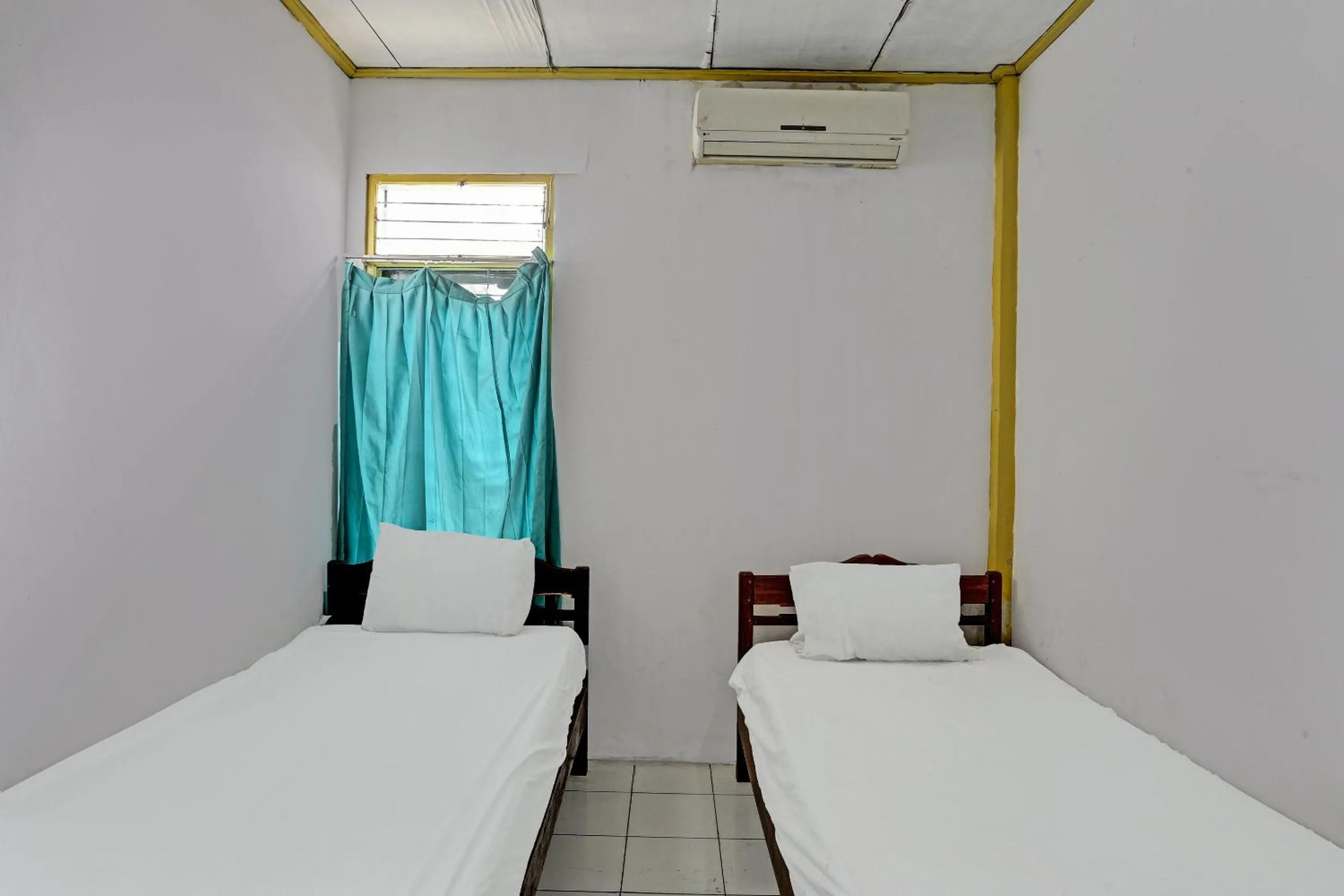 Bedroom, Bed in Hotel O Penginapan Aina Syariah