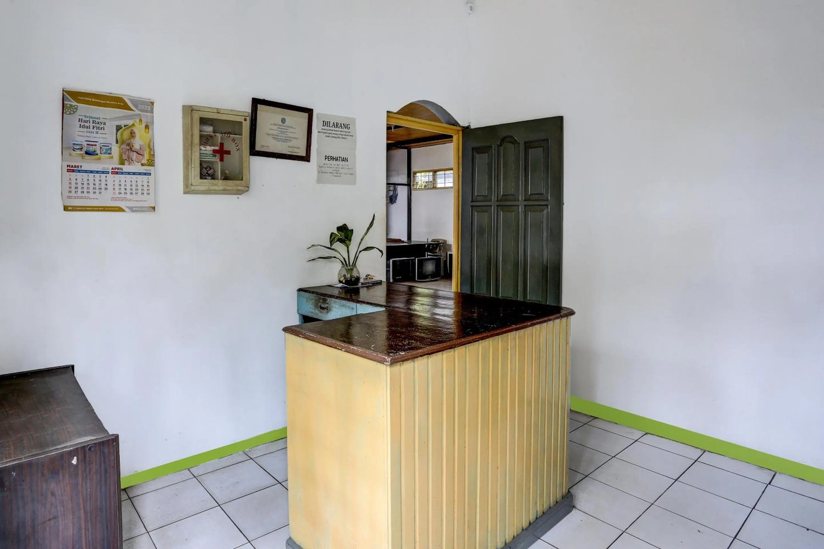 Lobby or reception in Hotel O Penginapan Aina Syariah
