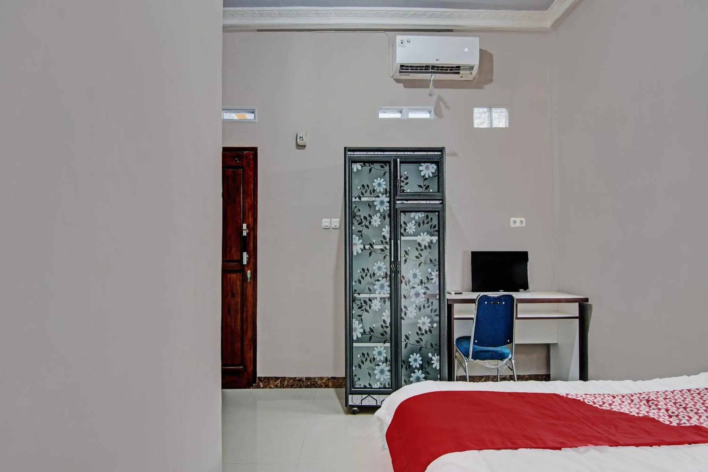 Bedroom, Bed in Hotel O Putri Homestay Syariah Near SPBU 14.282.694 (Air Hitam) Bedroom, Bed in Hotel O Putri Homestay Syariah Near SPBU 14.282.694 (Air Hitam)