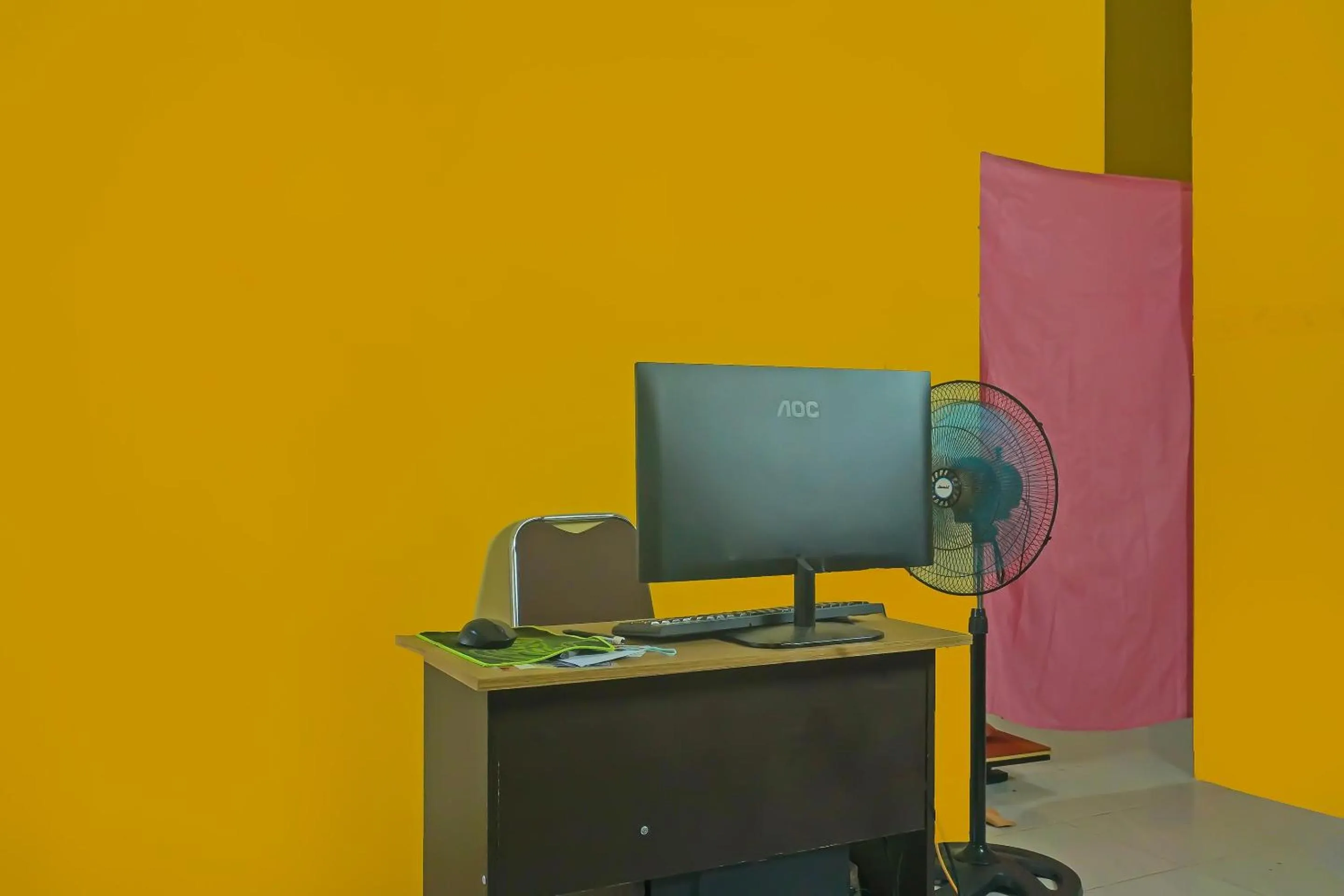 Lobby or reception in Hotel O Azeela Kost Syariah