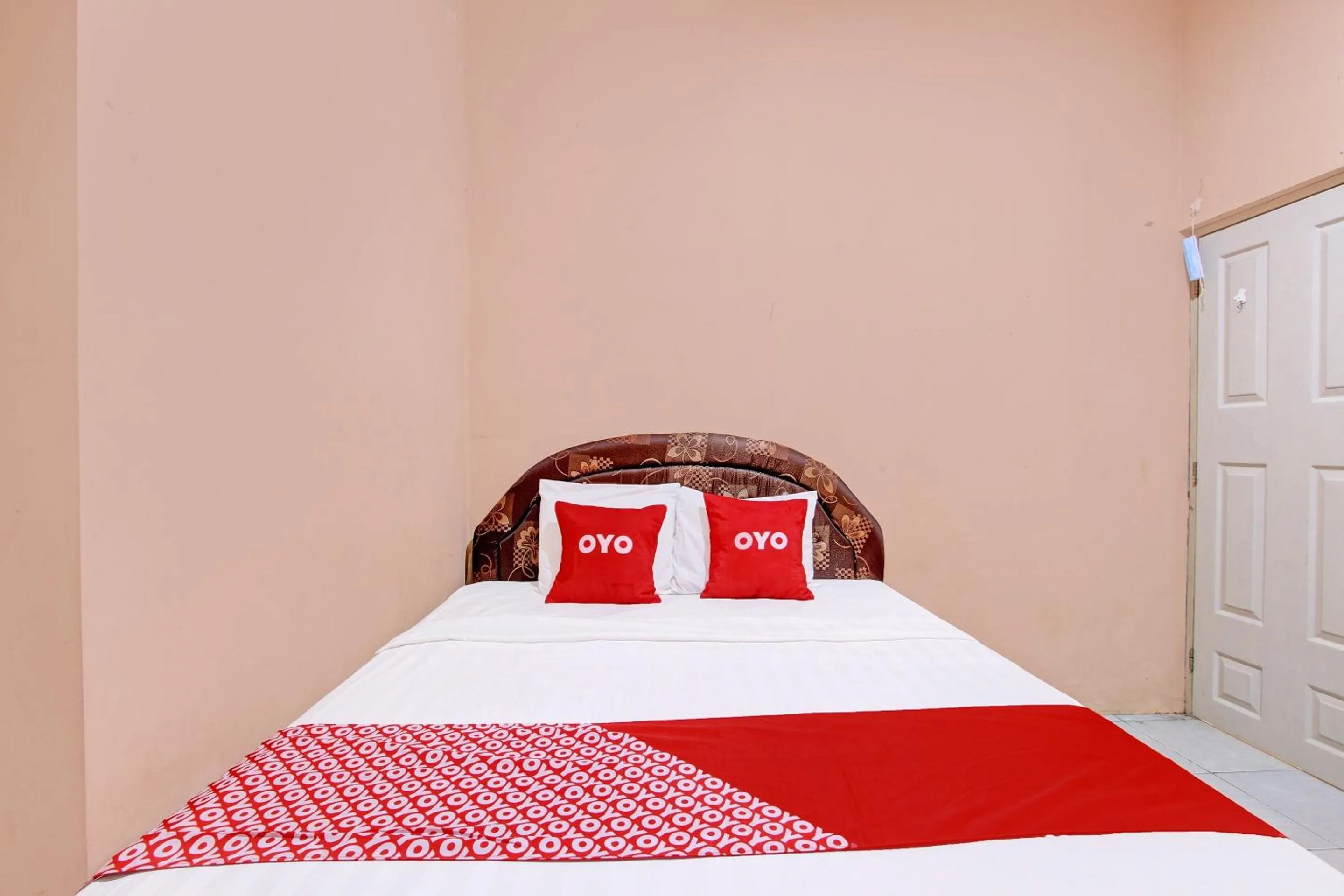 Bedroom, Bed in OYO 92459 Cahyo Kost 2
